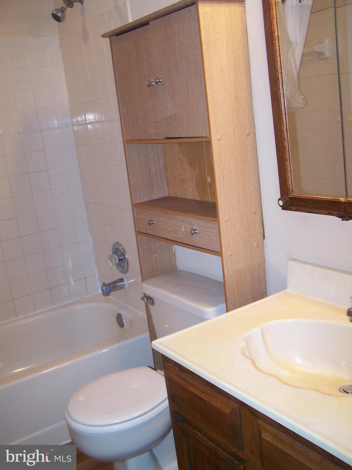 CAMBRIDGE SQUARE - Residential Lease