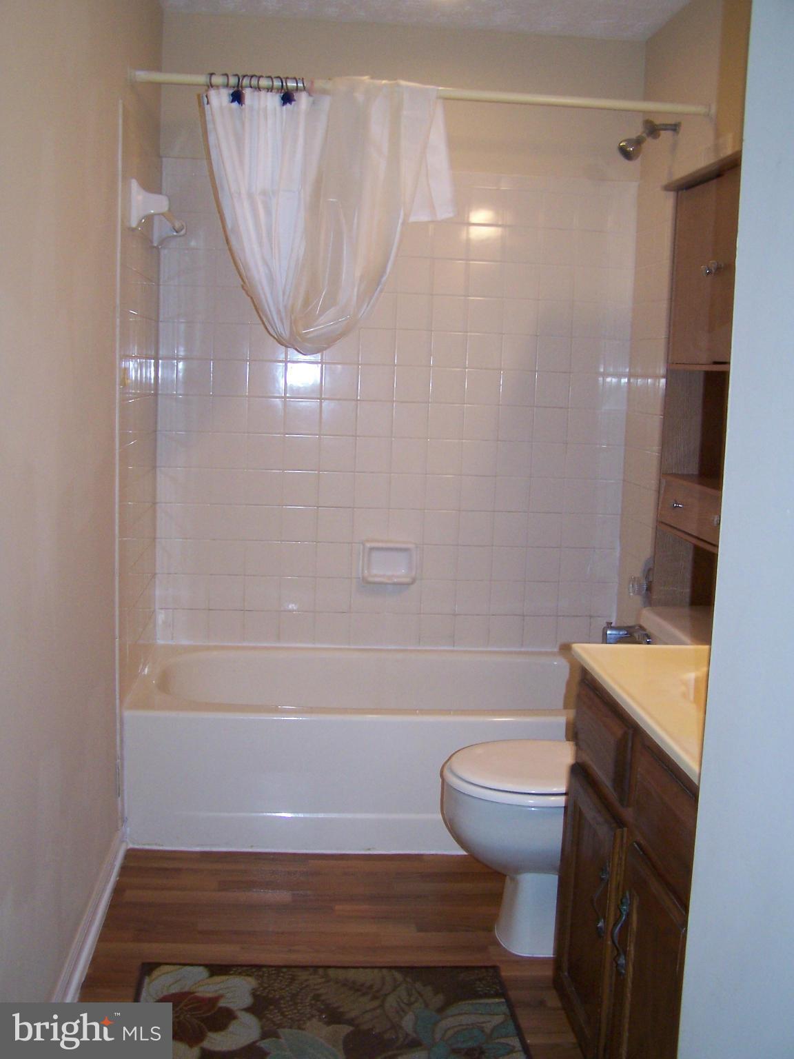 CAMBRIDGE SQUARE - Residential Lease