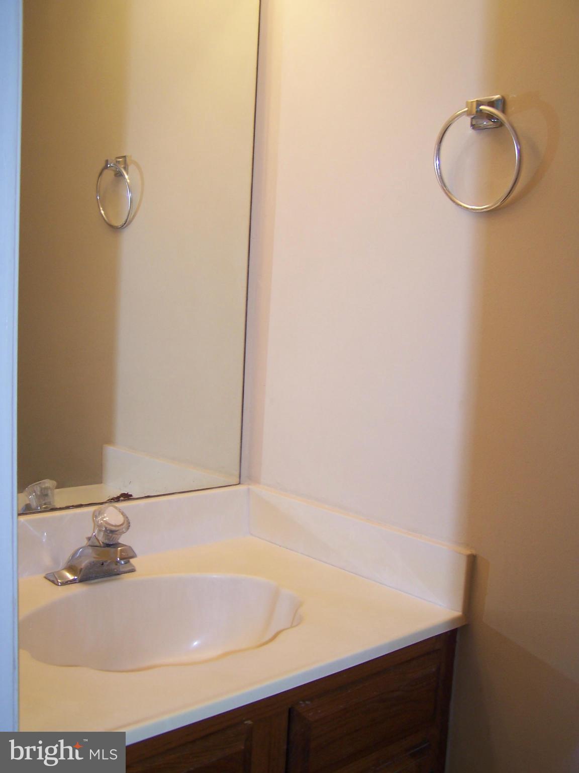 CAMBRIDGE SQUARE - Residential Lease