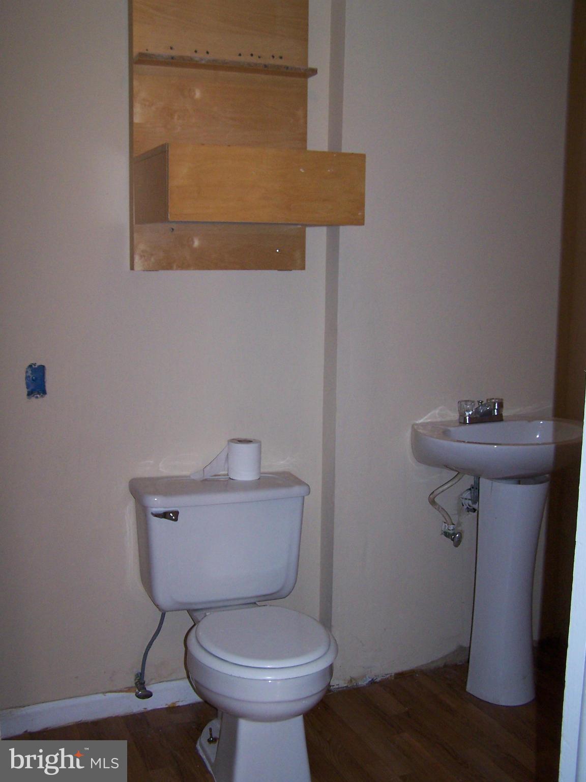 CAMBRIDGE SQUARE - Residential Lease