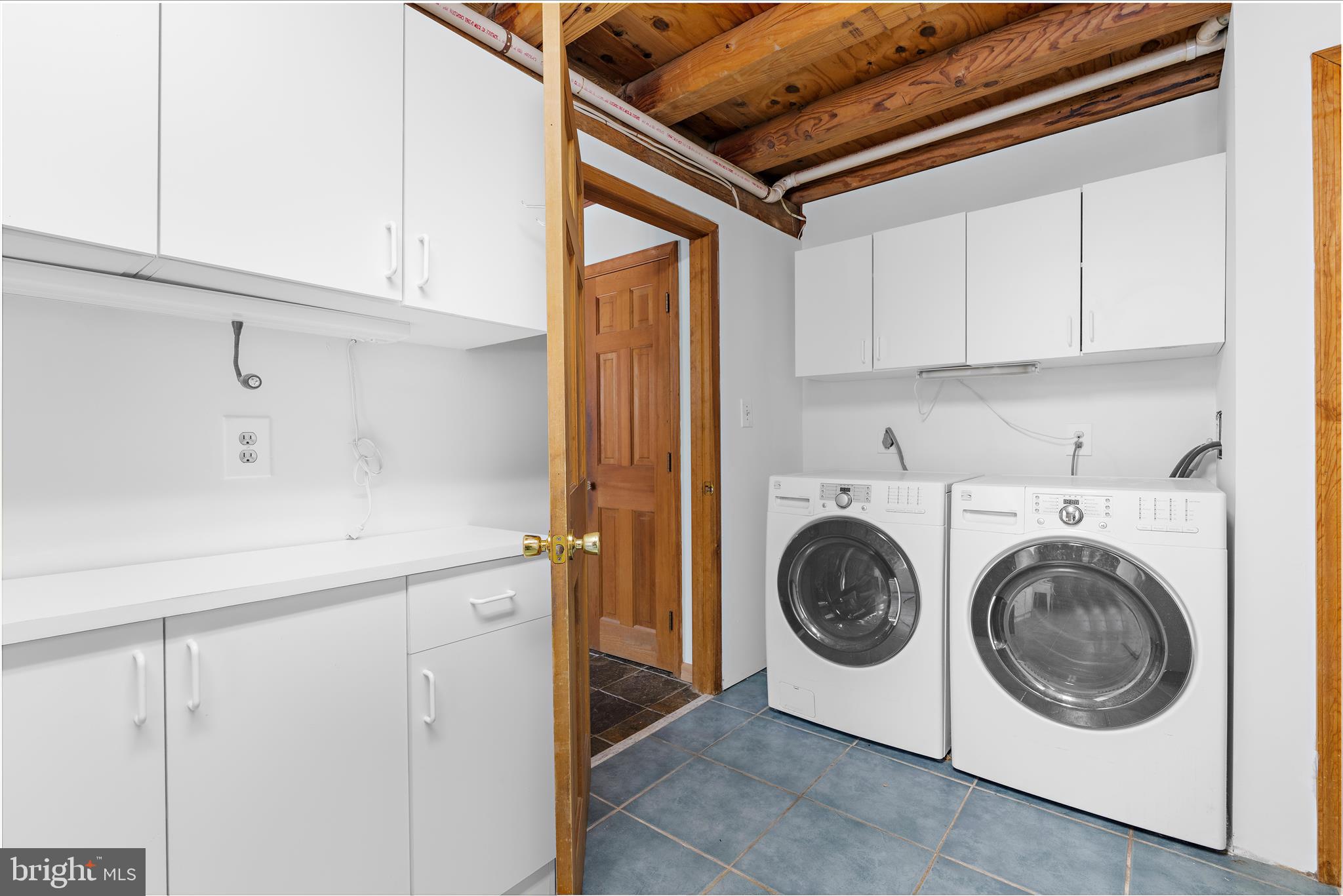 QUEEN ANNE ACRES - Residential