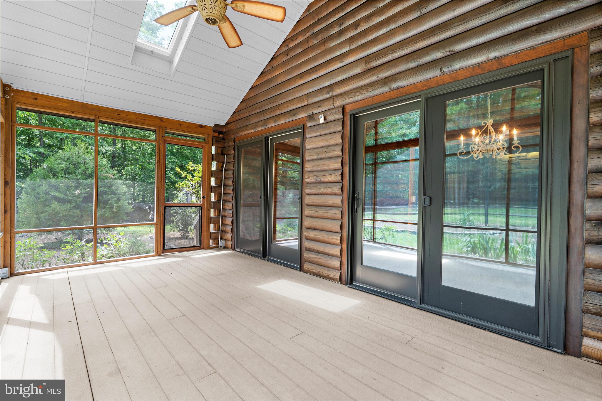 QUEEN ANNE ACRES - Residential