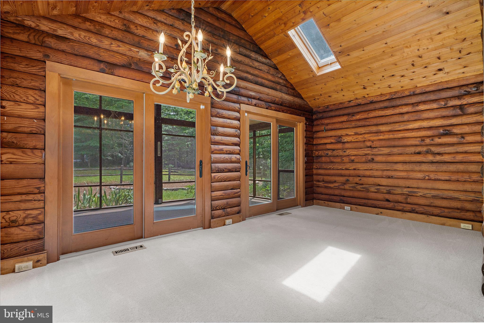 QUEEN ANNE ACRES - Residential