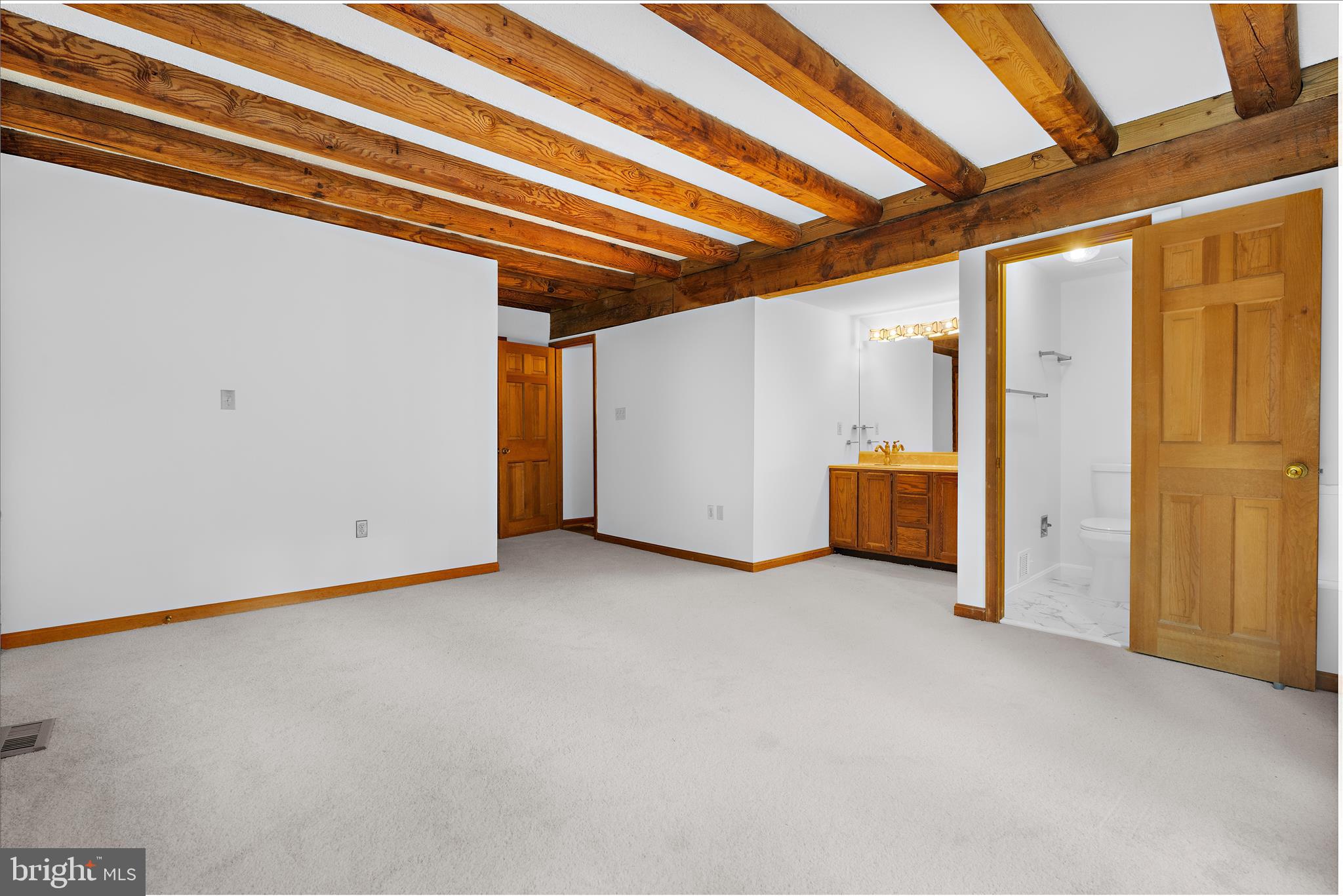 QUEEN ANNE ACRES - Residential