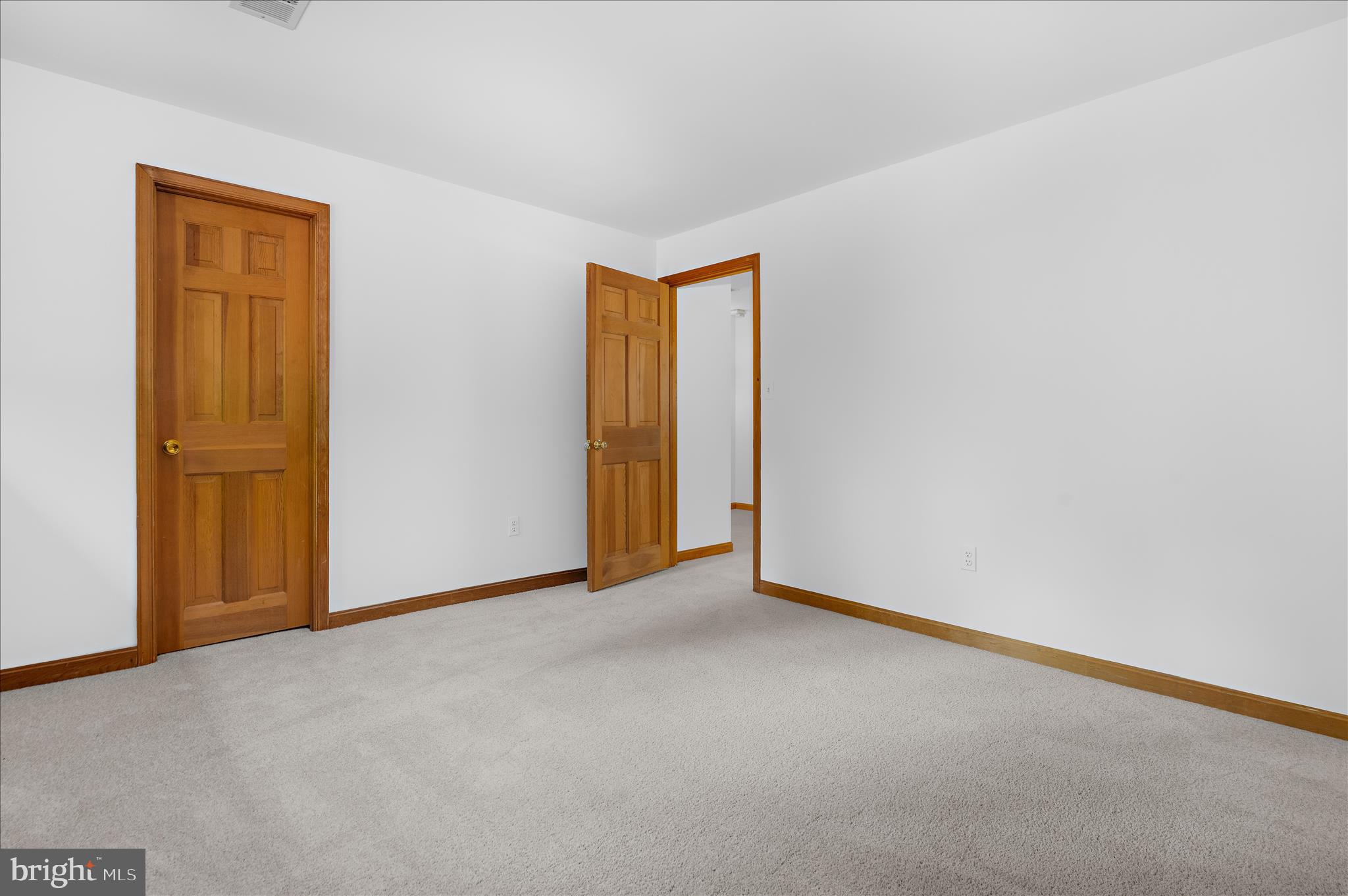 QUEEN ANNE ACRES - Residential