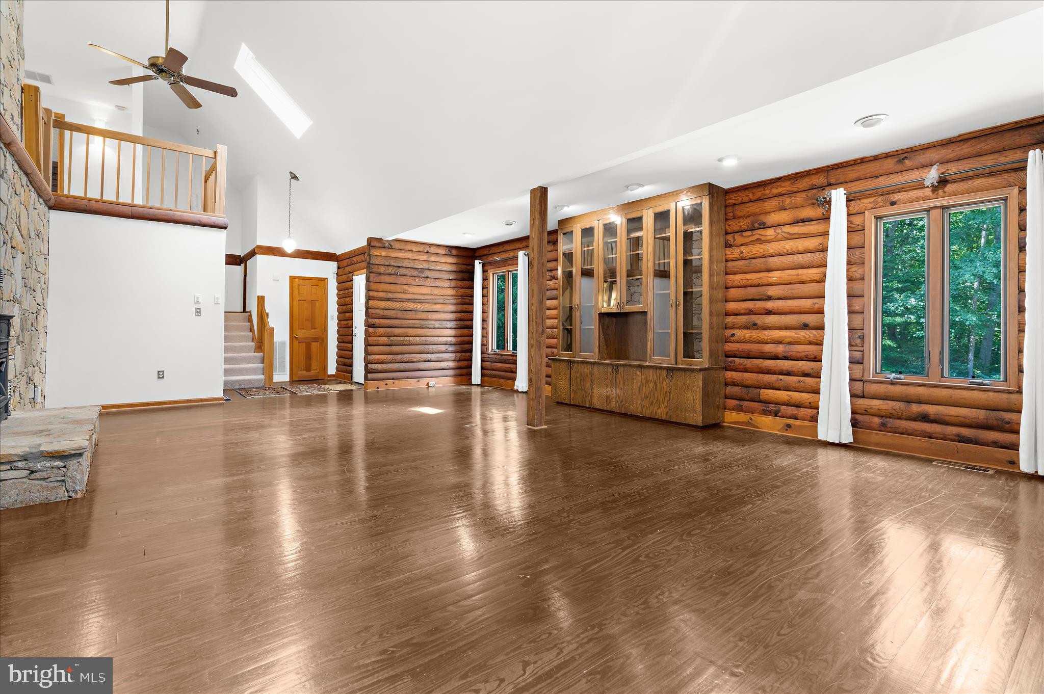 QUEEN ANNE ACRES - Residential