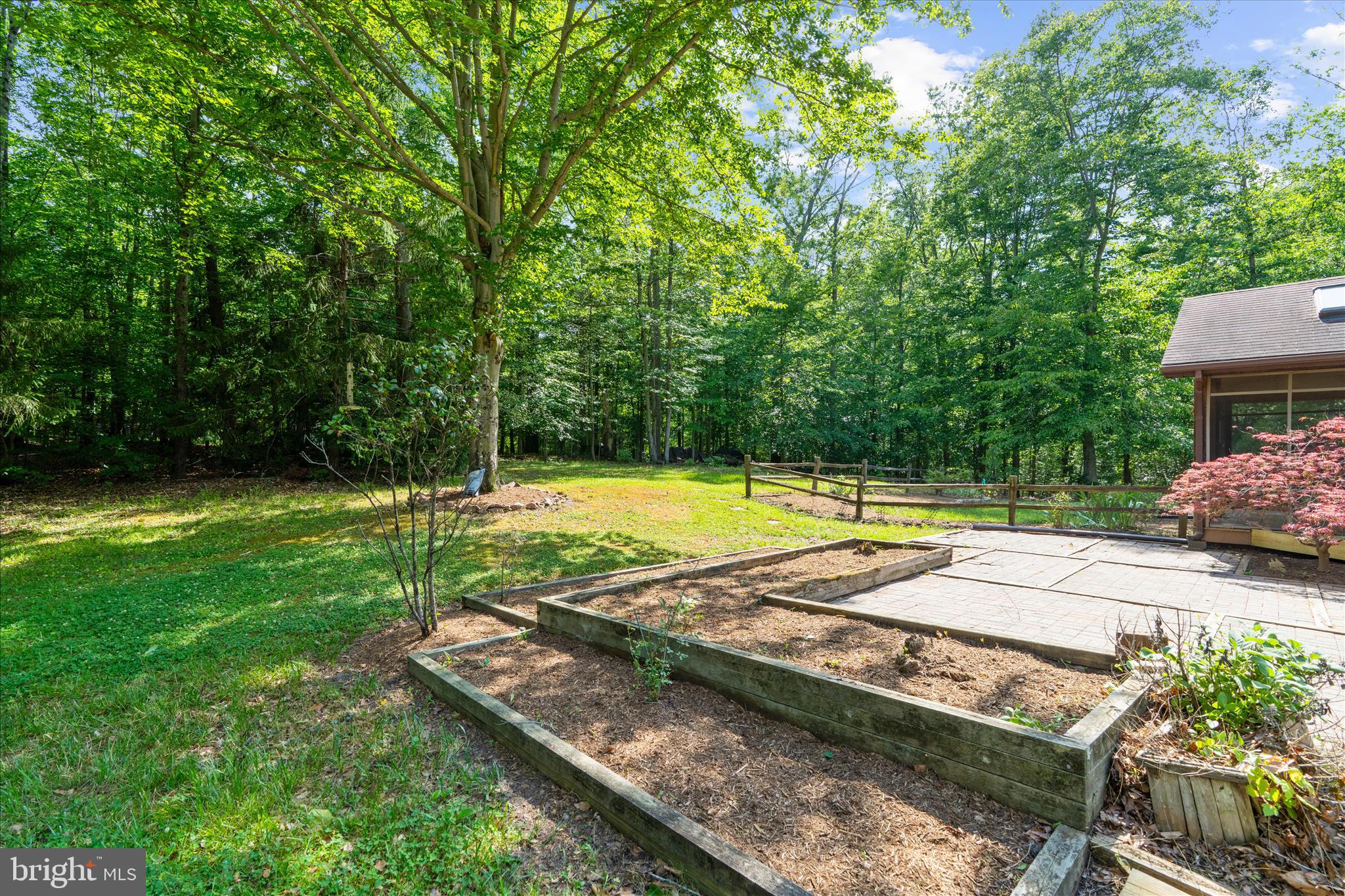 QUEEN ANNE ACRES - Residential