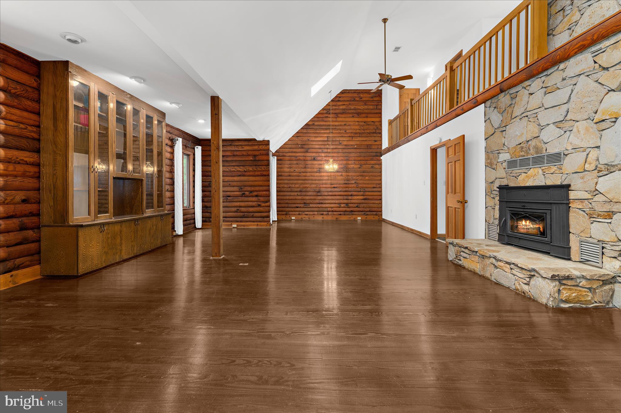 QUEEN ANNE ACRES - Residential