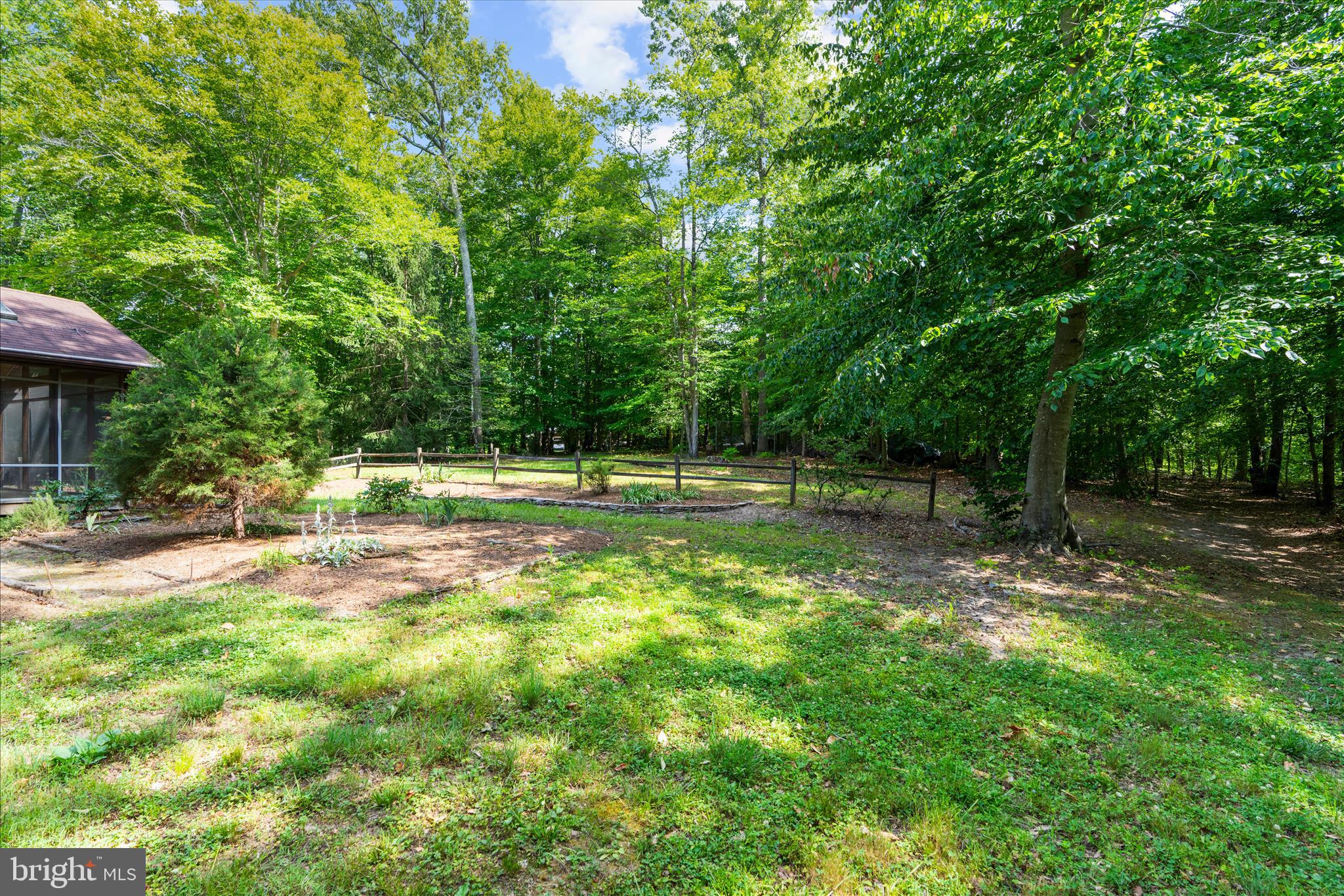 QUEEN ANNE ACRES - Residential