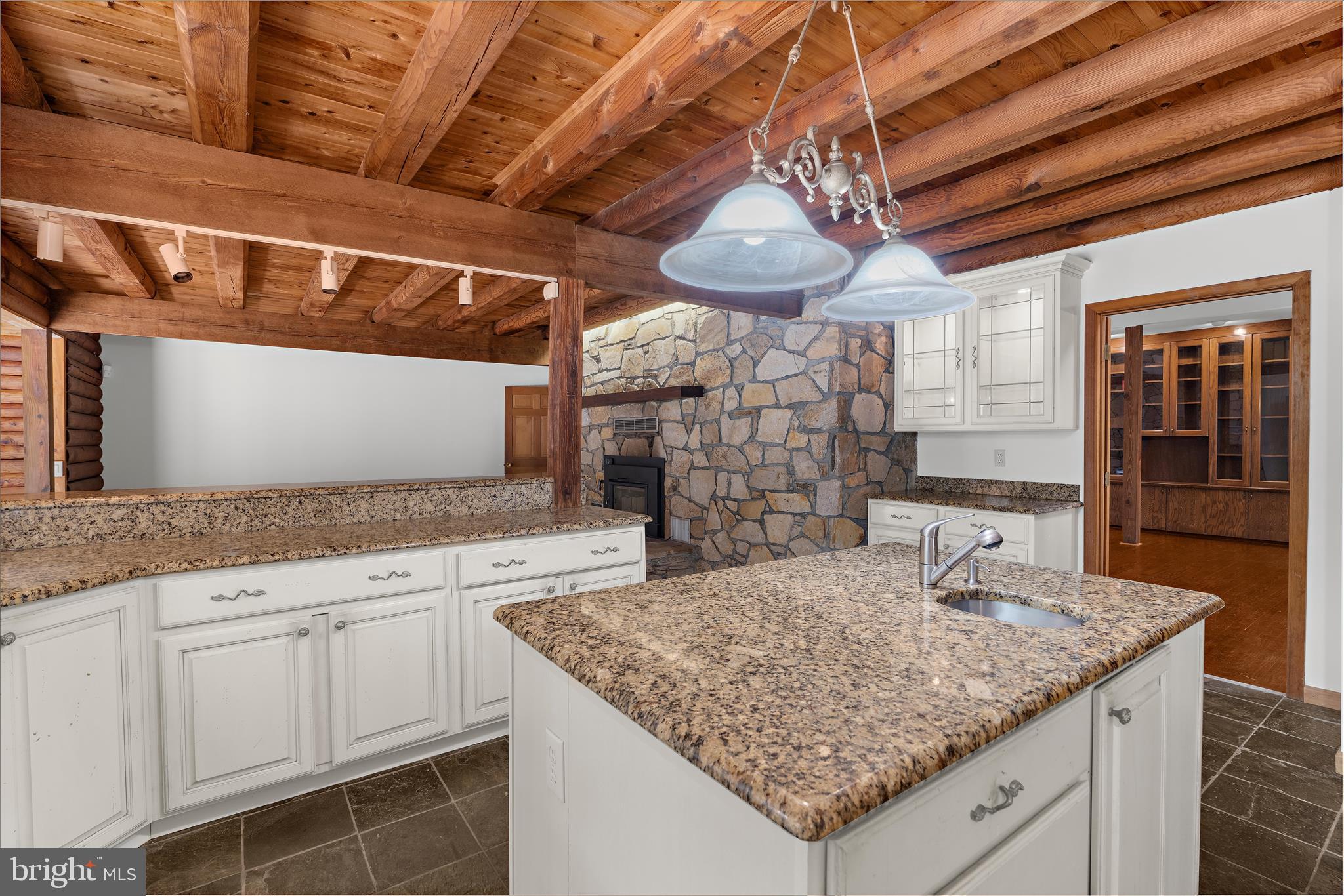 QUEEN ANNE ACRES - Residential