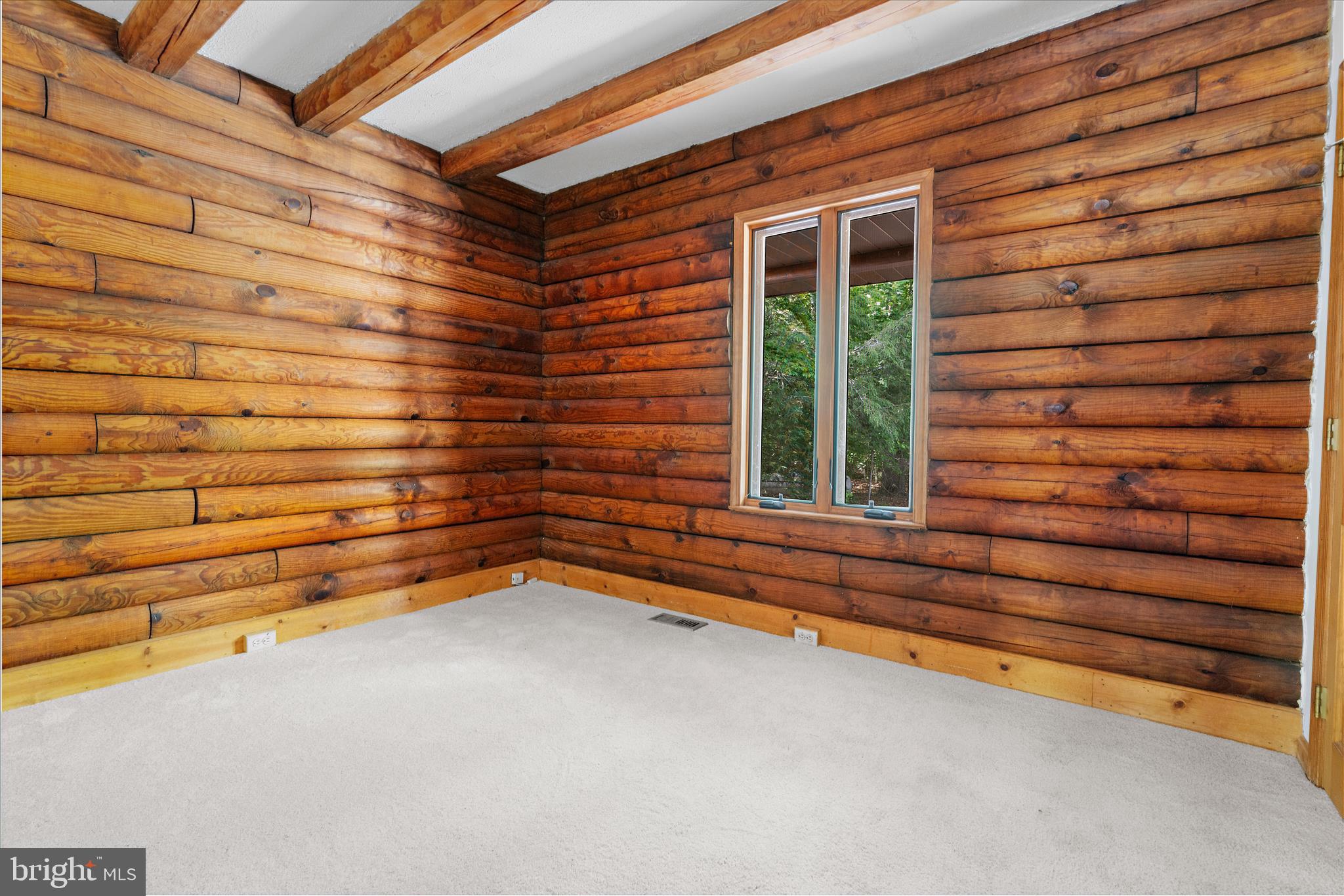 QUEEN ANNE ACRES - Residential