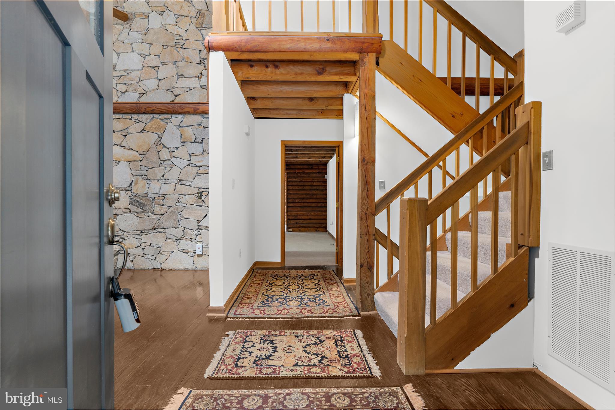QUEEN ANNE ACRES - Residential