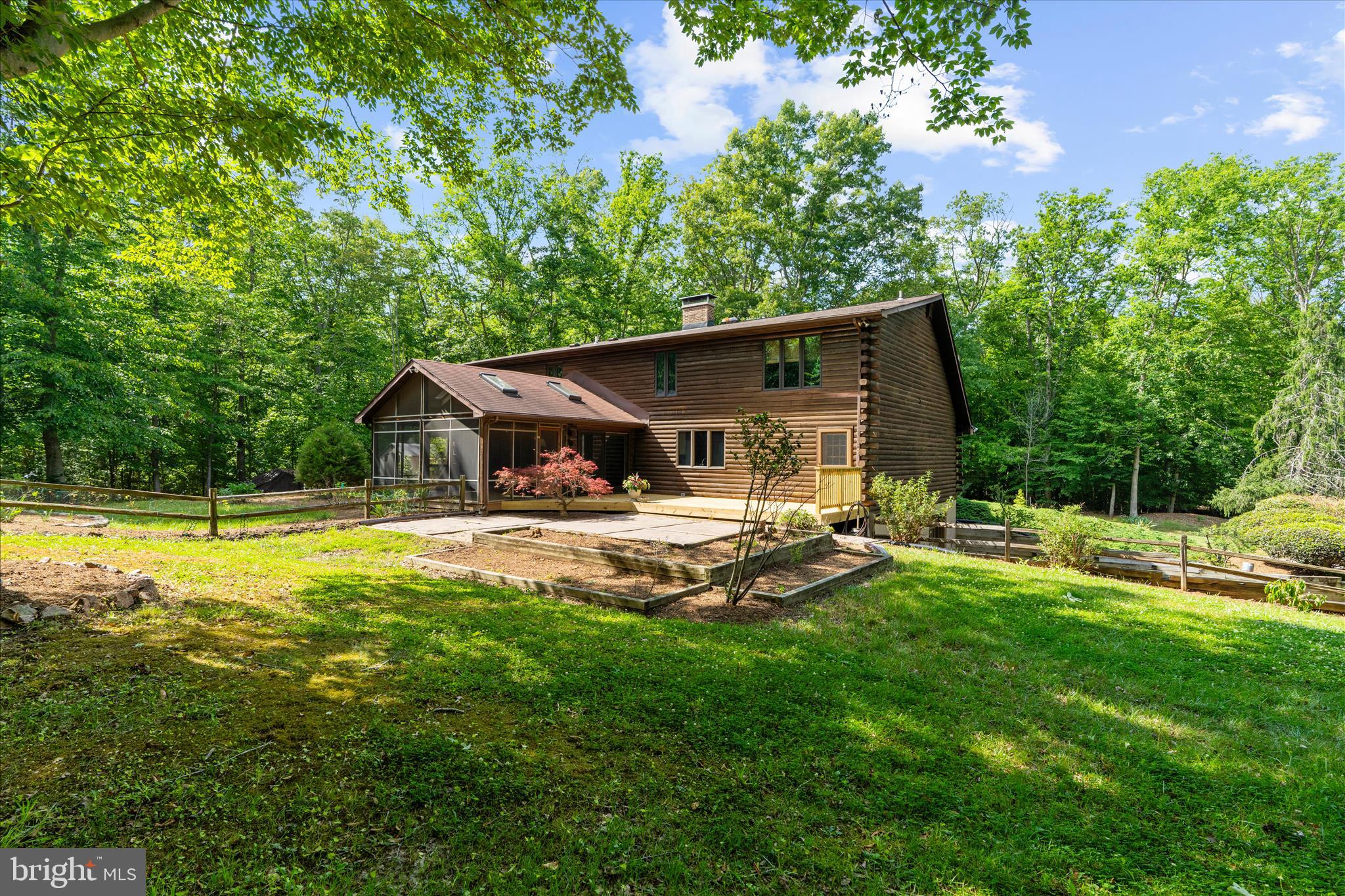 QUEEN ANNE ACRES - Residential
