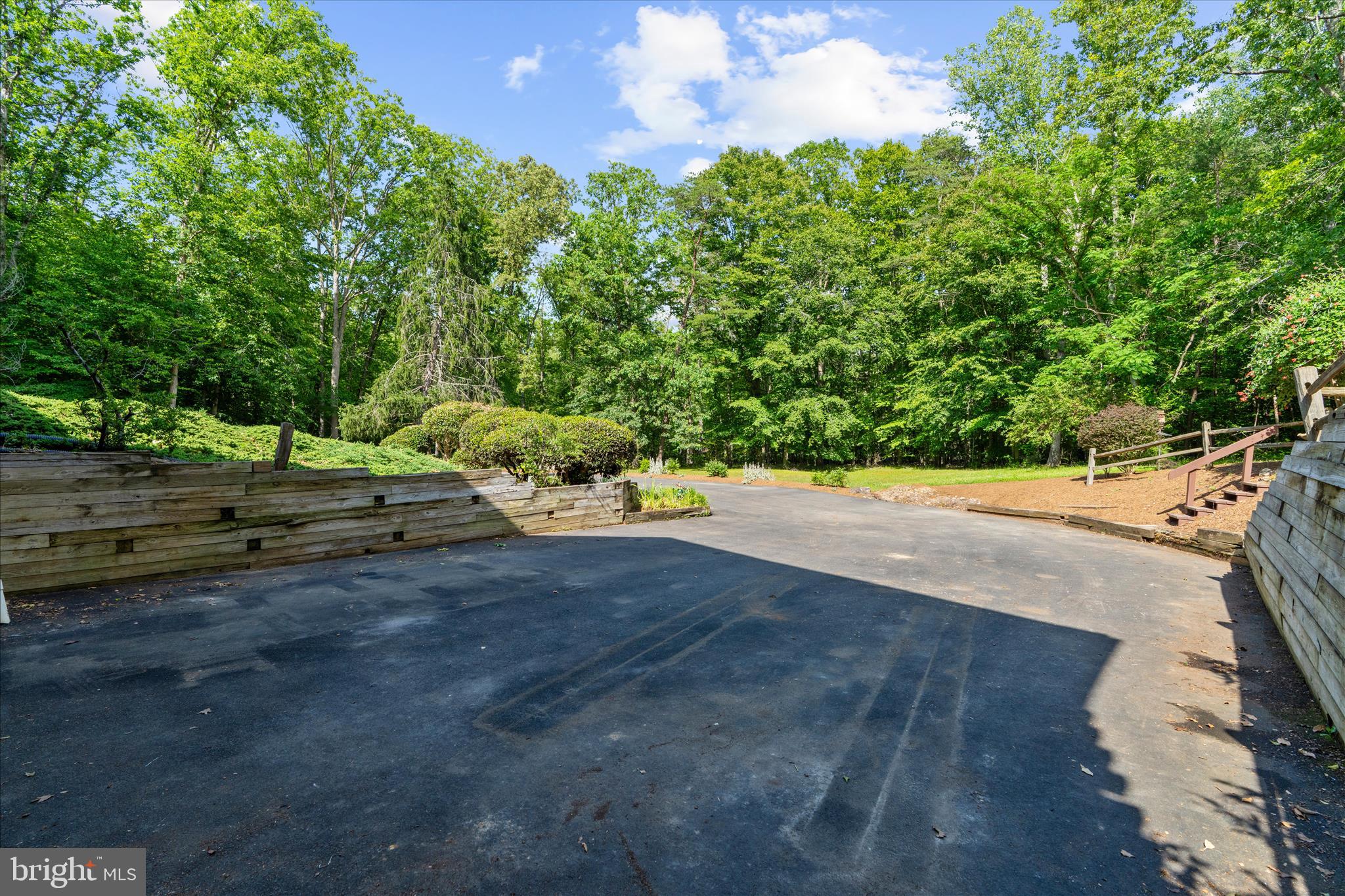 QUEEN ANNE ACRES - Residential
