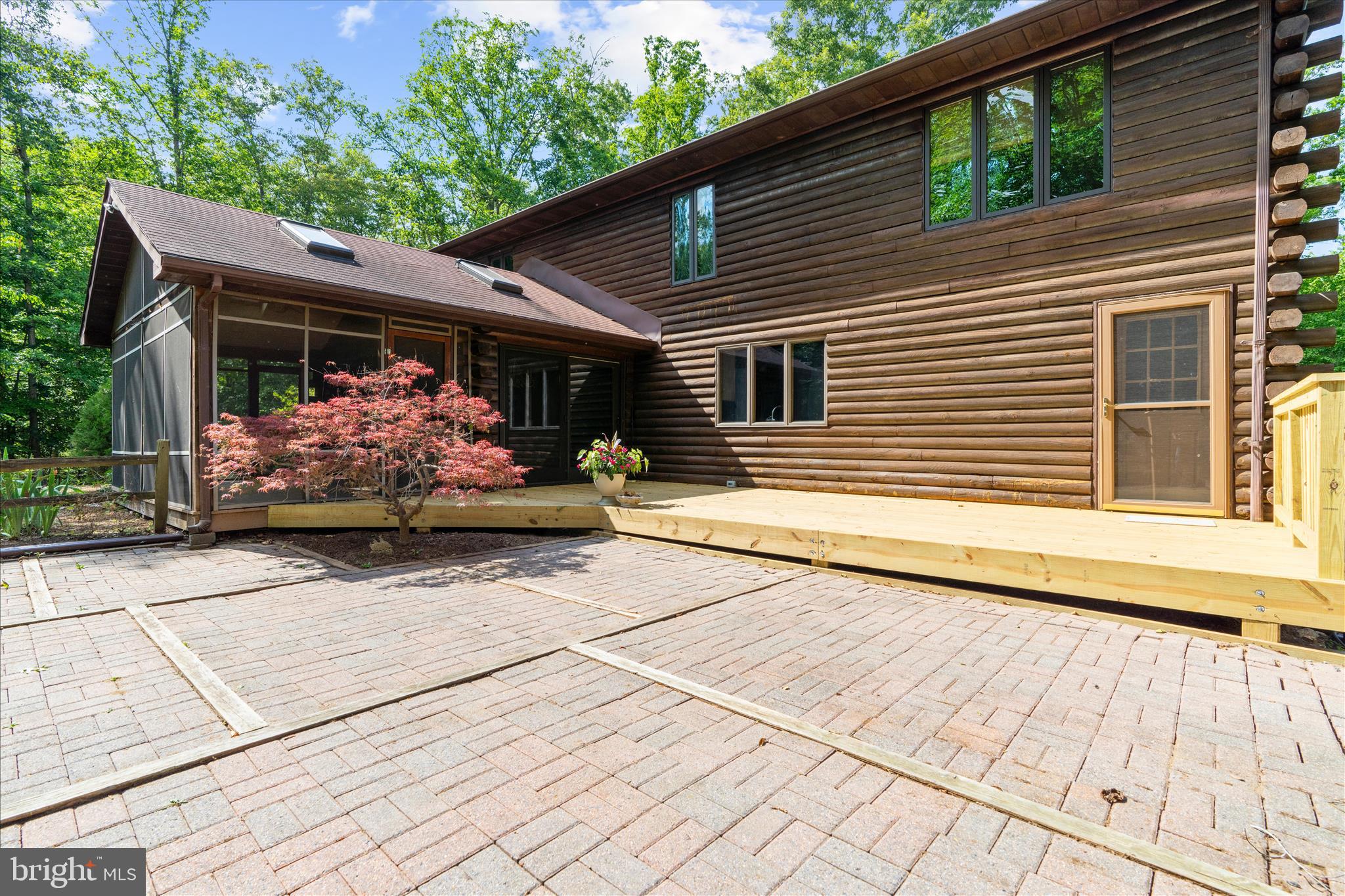 QUEEN ANNE ACRES - Residential