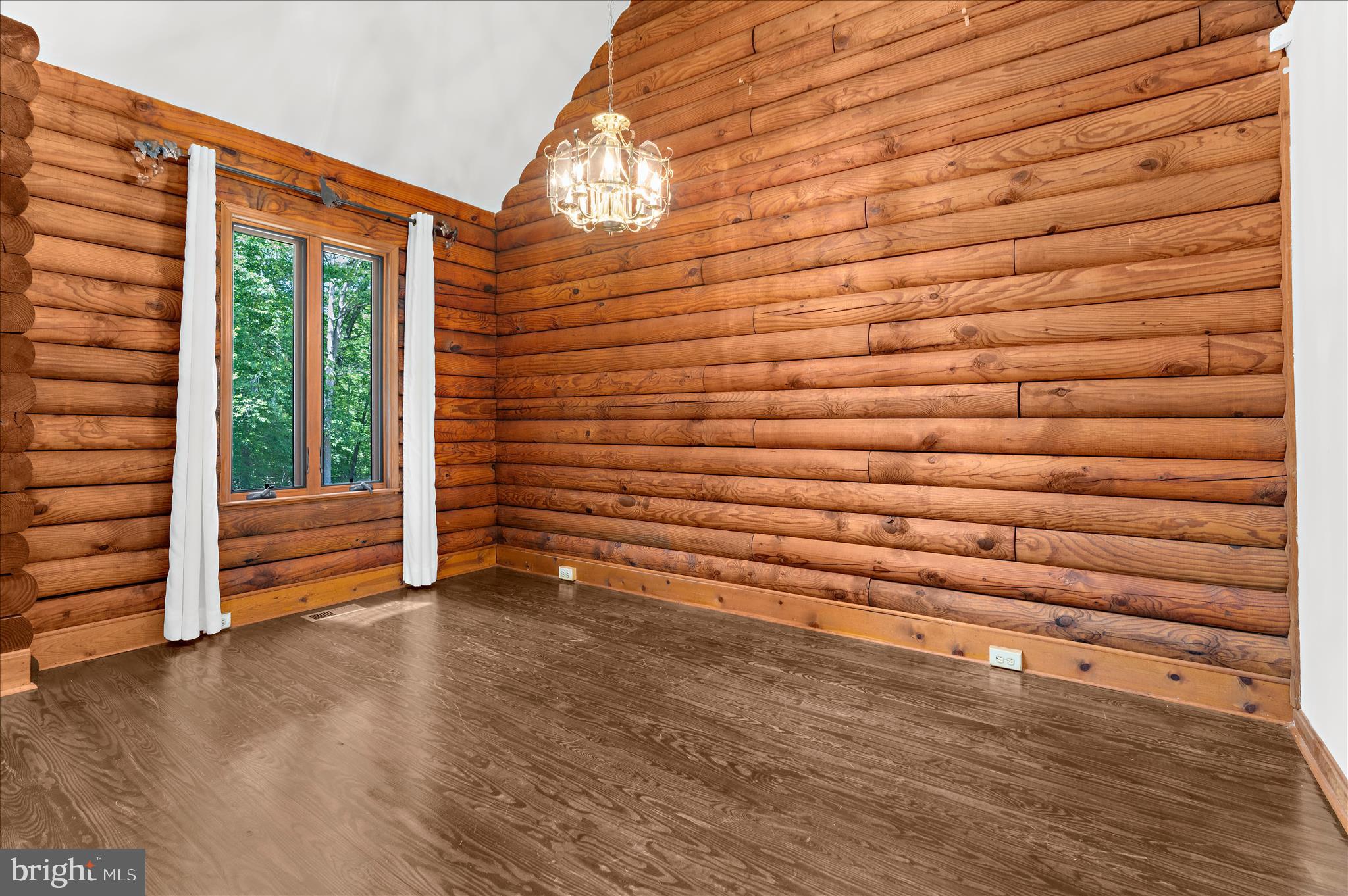 QUEEN ANNE ACRES - Residential