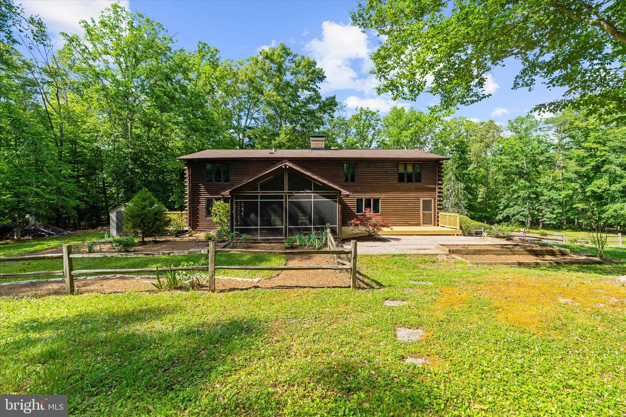 QUEEN ANNE ACRES - Residential