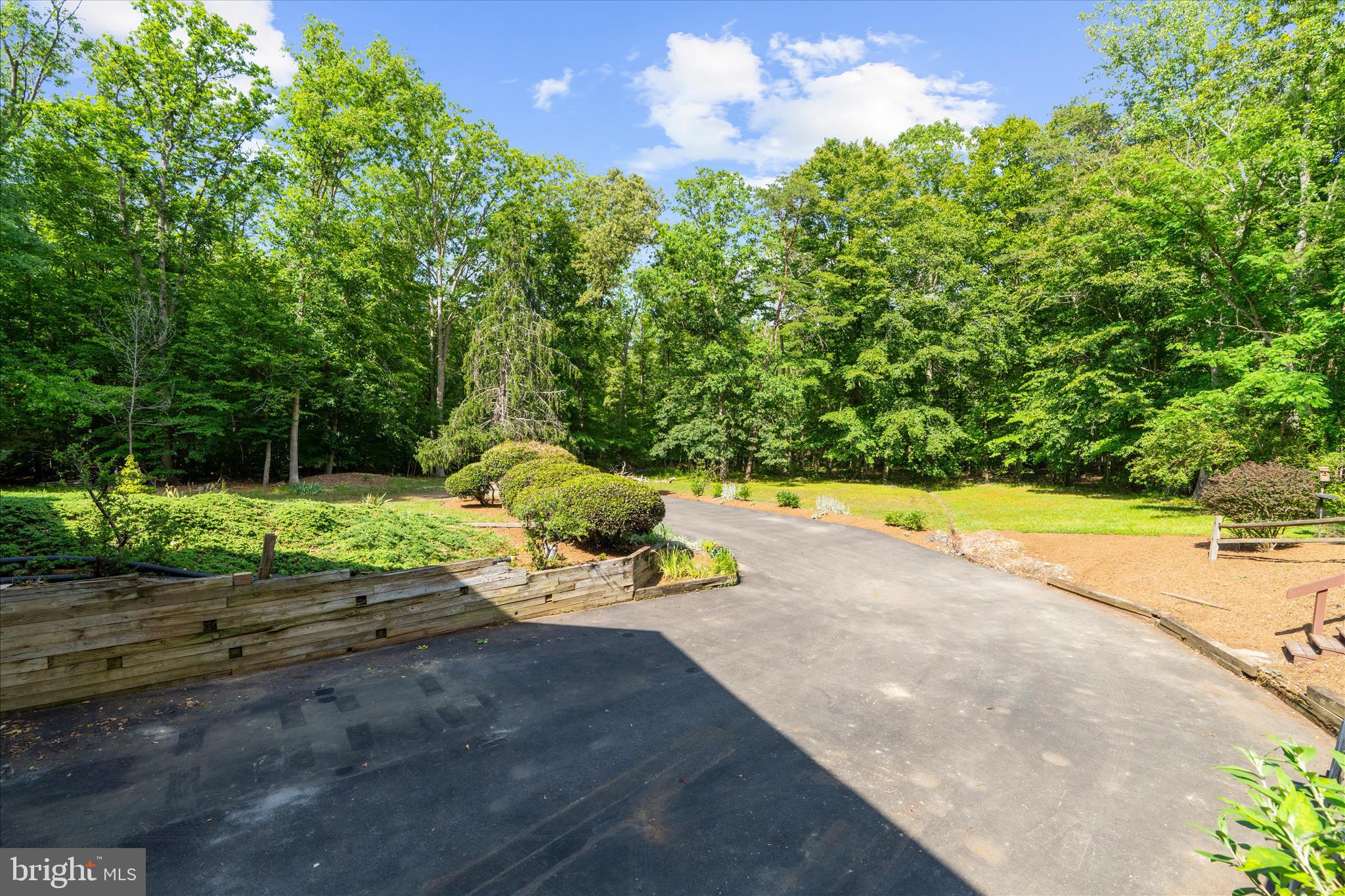 QUEEN ANNE ACRES - Residential