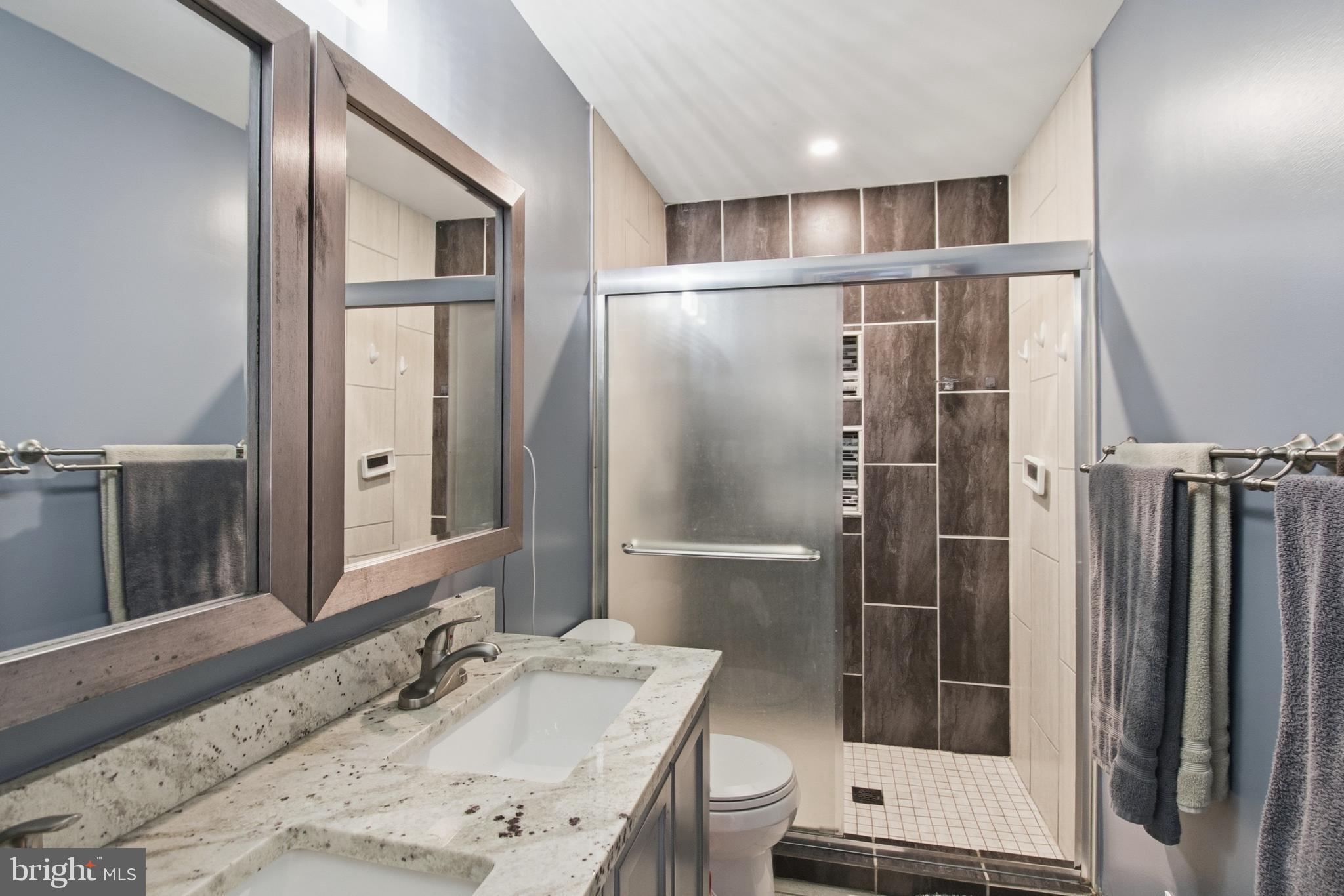 LAKE RIDGE - Residential