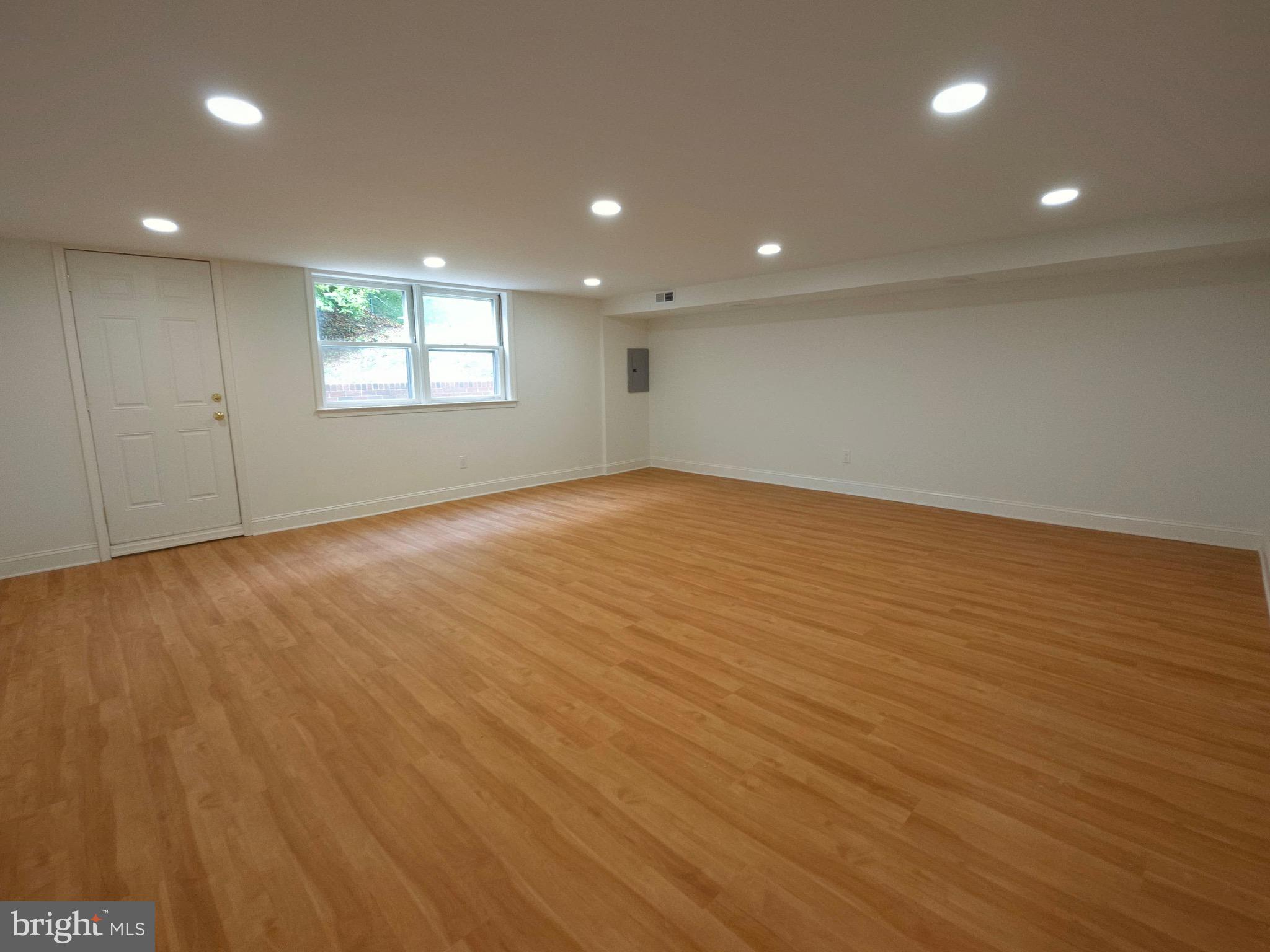 ROXBOROUGH - Residential