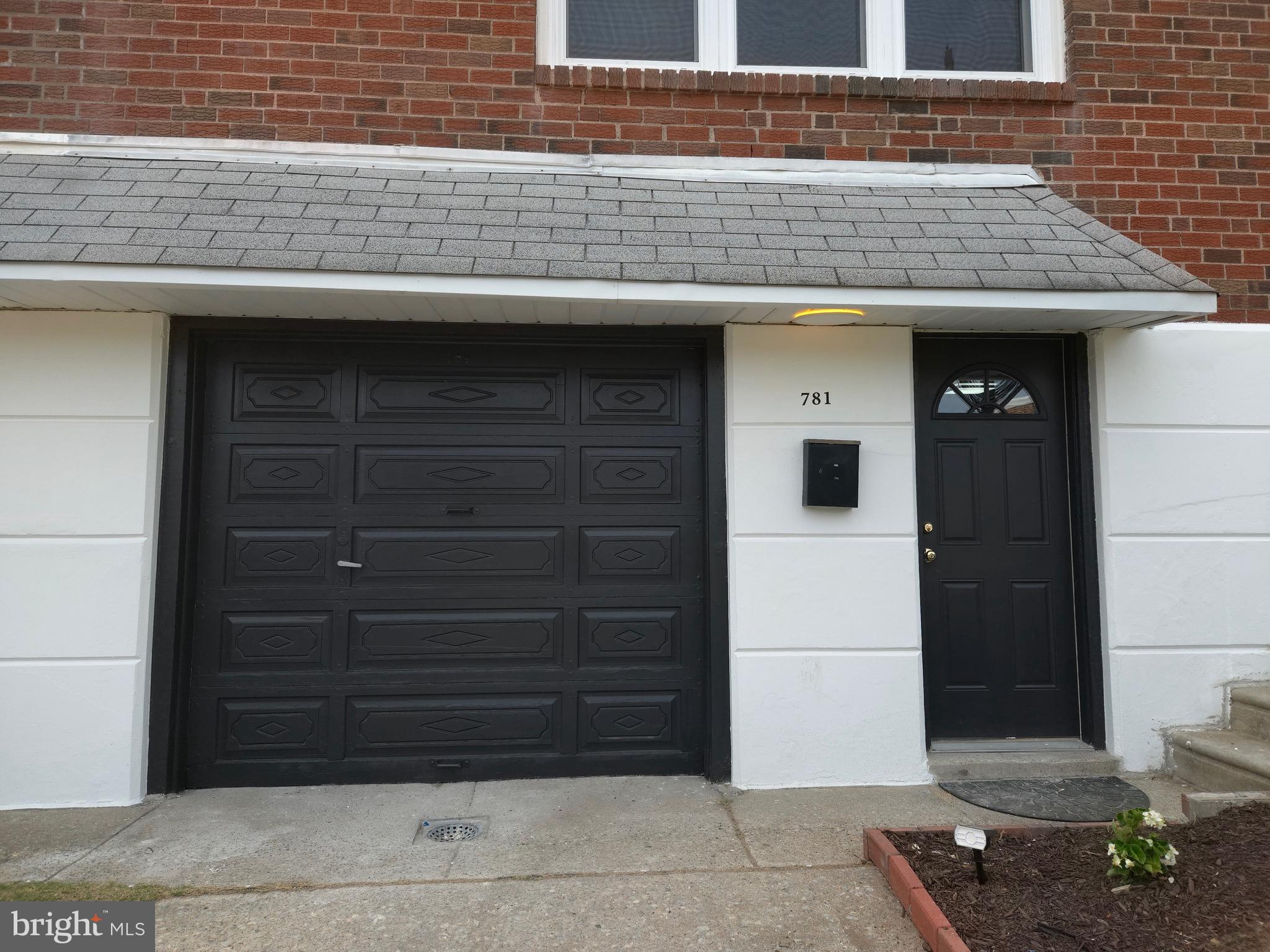 ROXBOROUGH - Residential