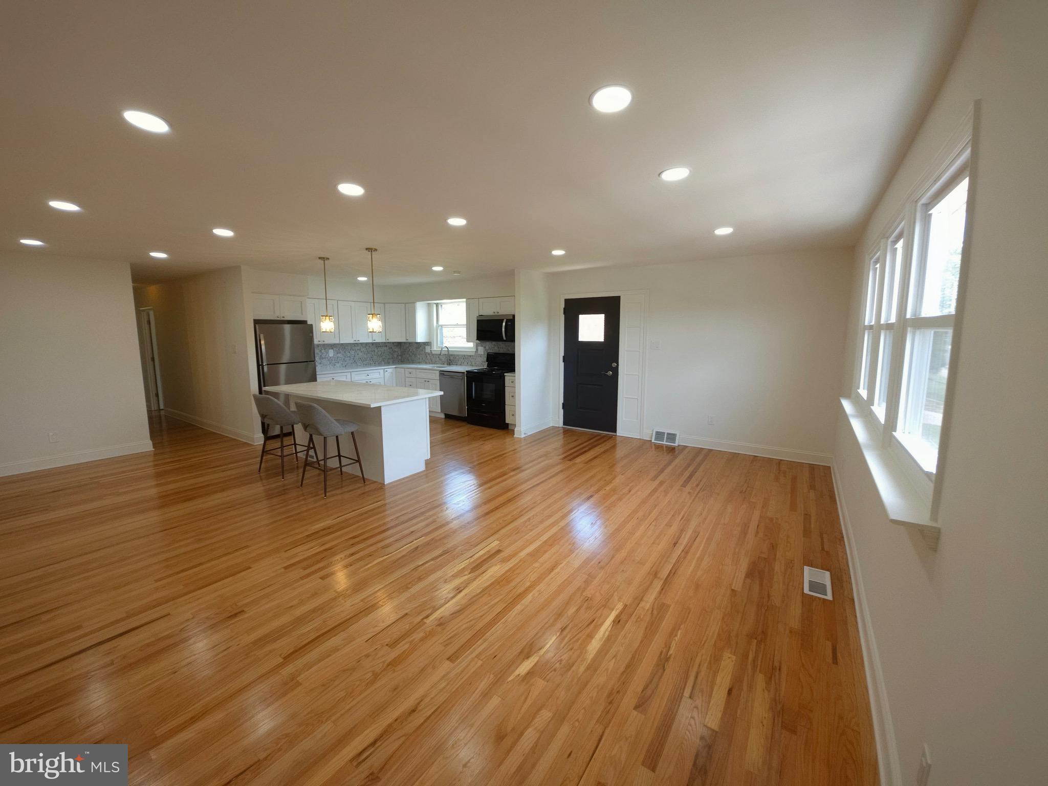 ROXBOROUGH - Residential