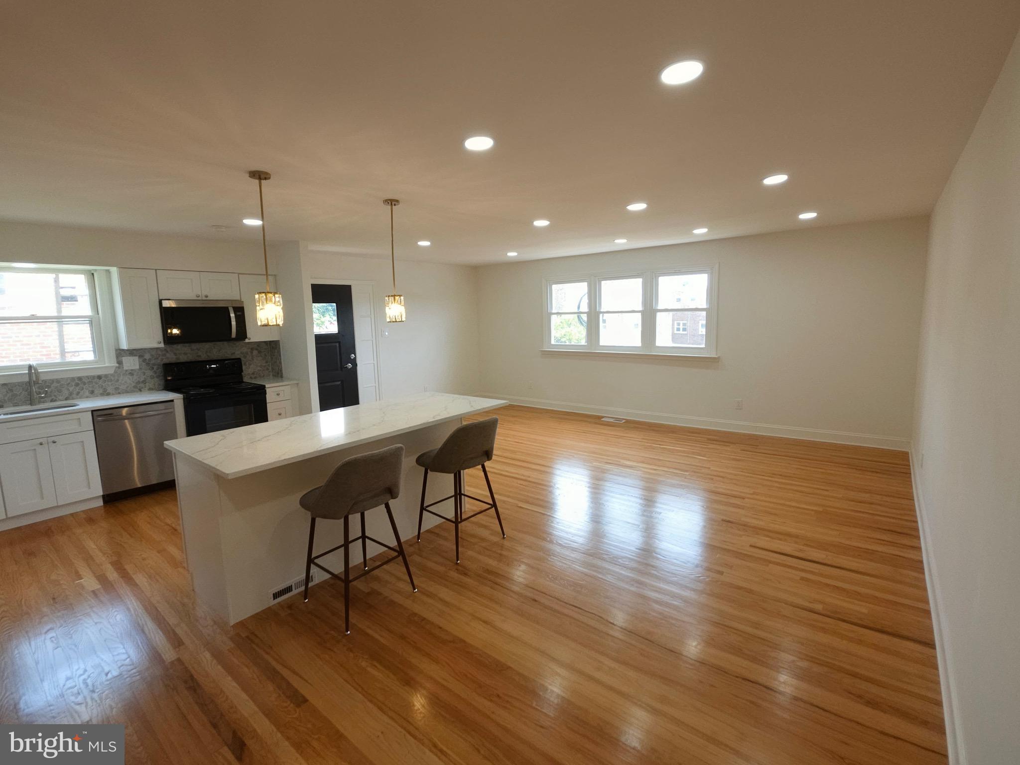 ROXBOROUGH - Residential