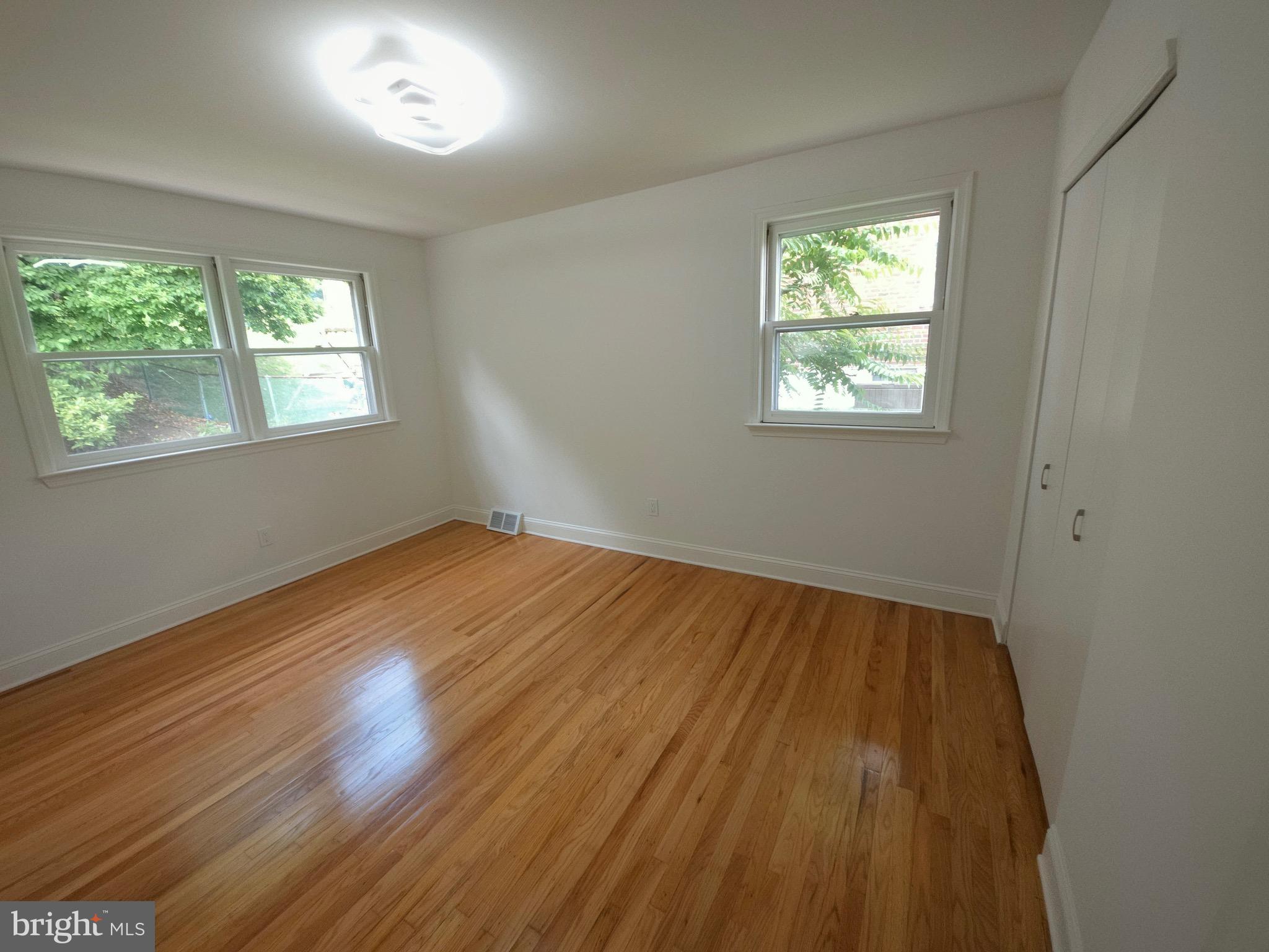 ROXBOROUGH - Residential