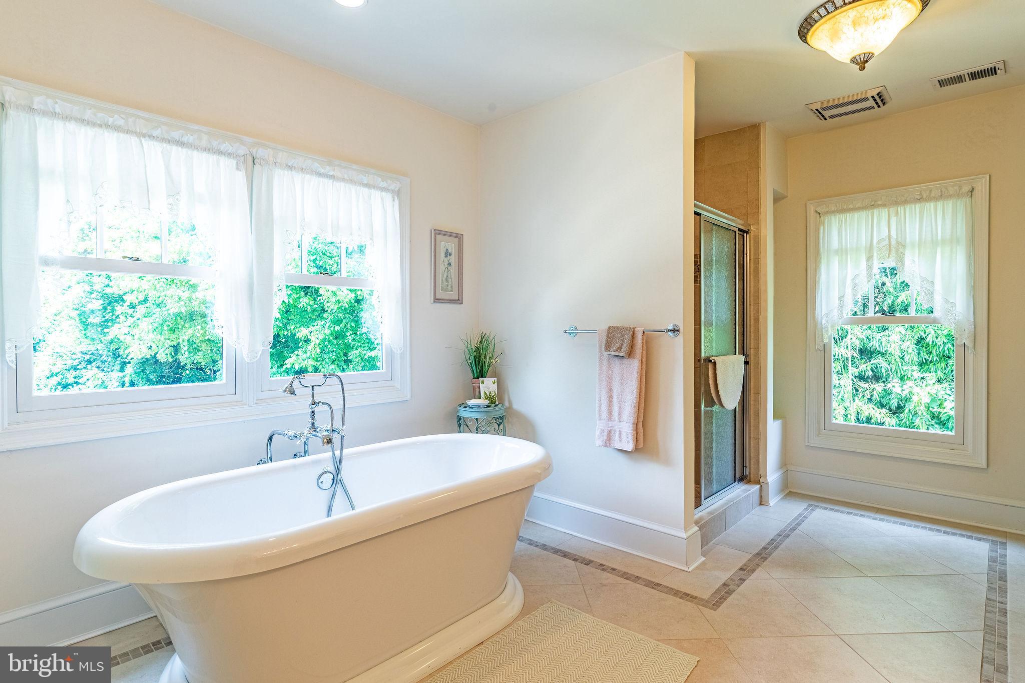 LANGLEY OAKS - Residential