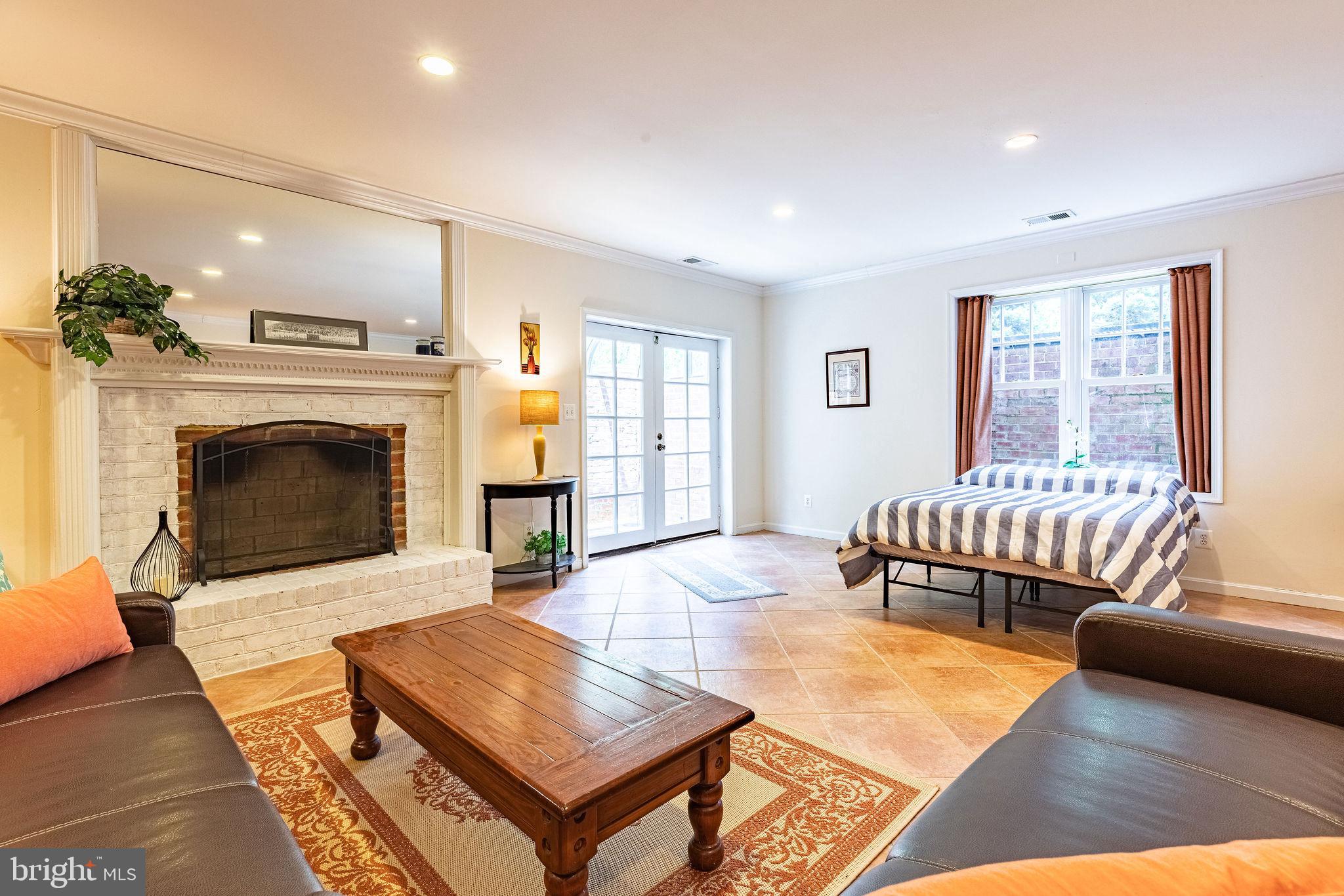 LANGLEY OAKS - Residential
