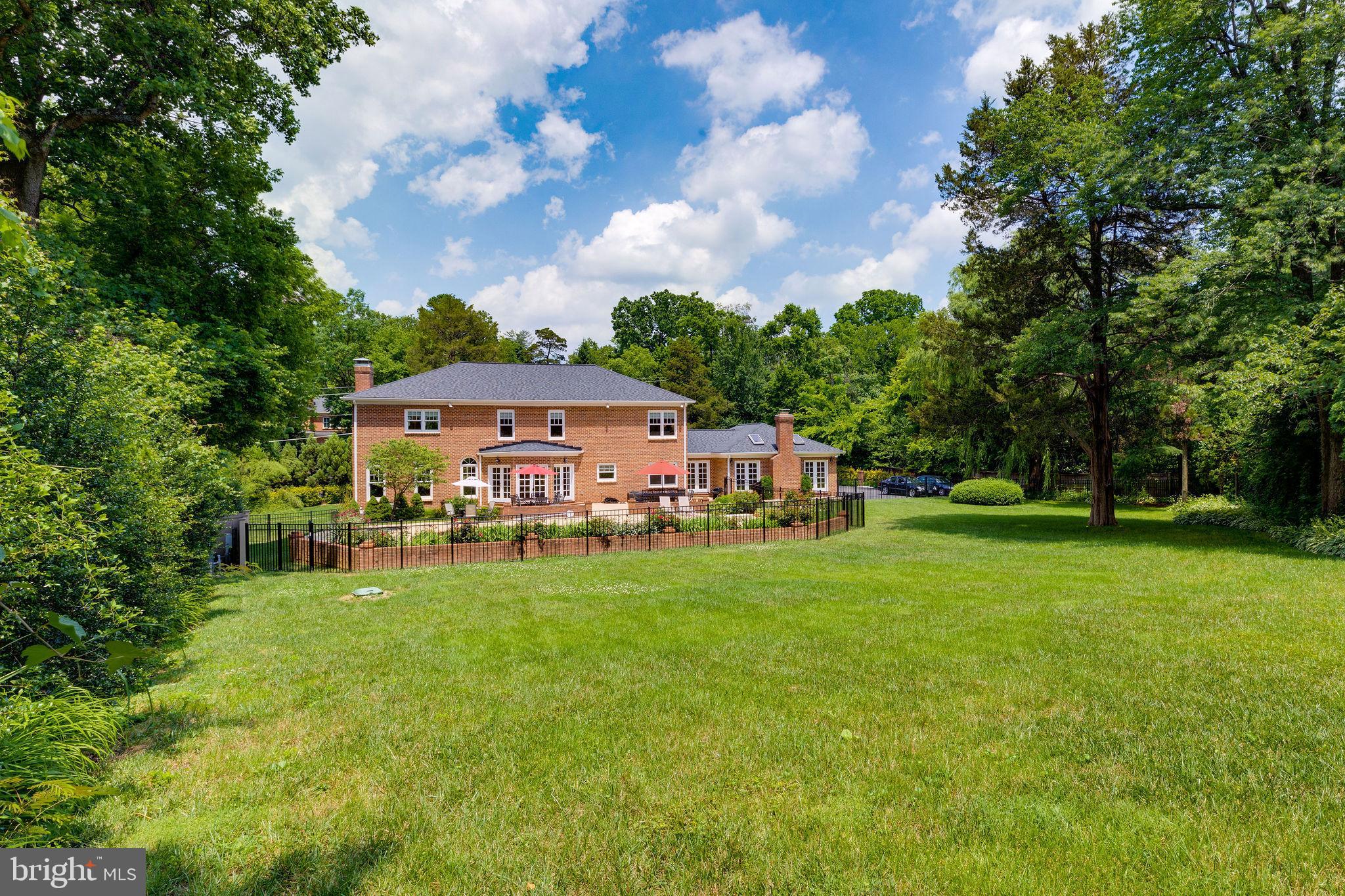 LANGLEY OAKS - Residential