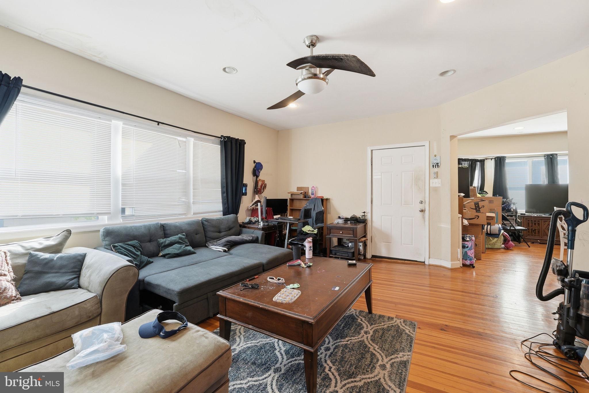 CLINTON - Residential