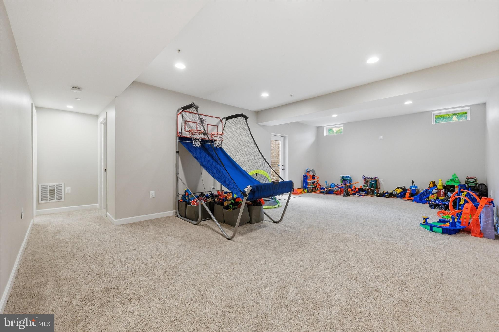 PRESERVE AT WINDSOR KNOLLS - Residential