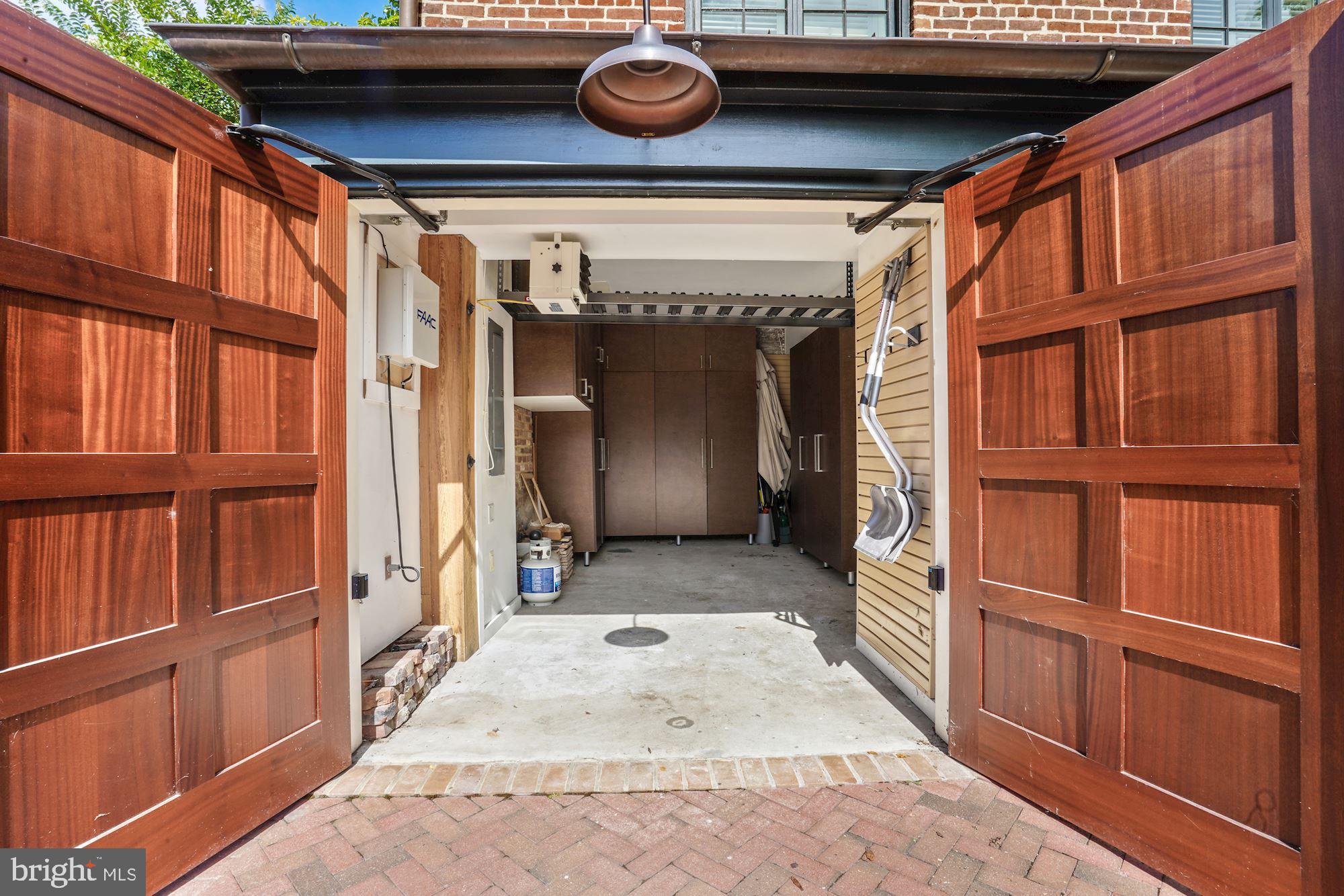 OLD TOWN ALEXANDRIA - Residential