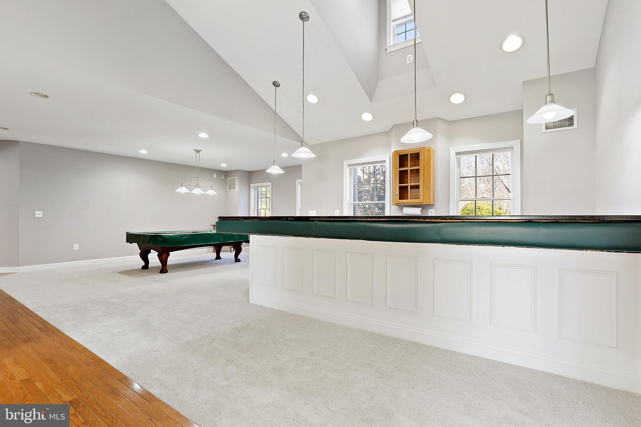 MIDSUMMER HILL - Residential