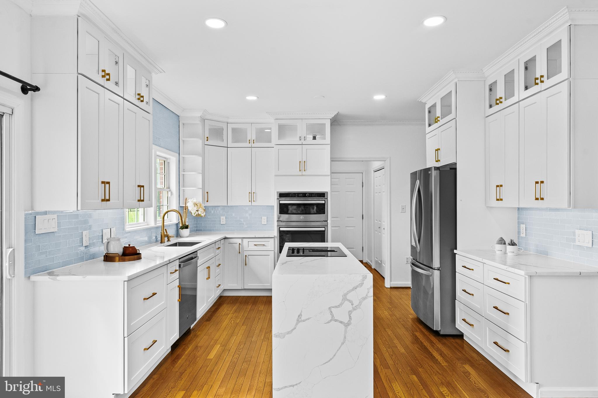 LEE'S CROSSING - Residential
