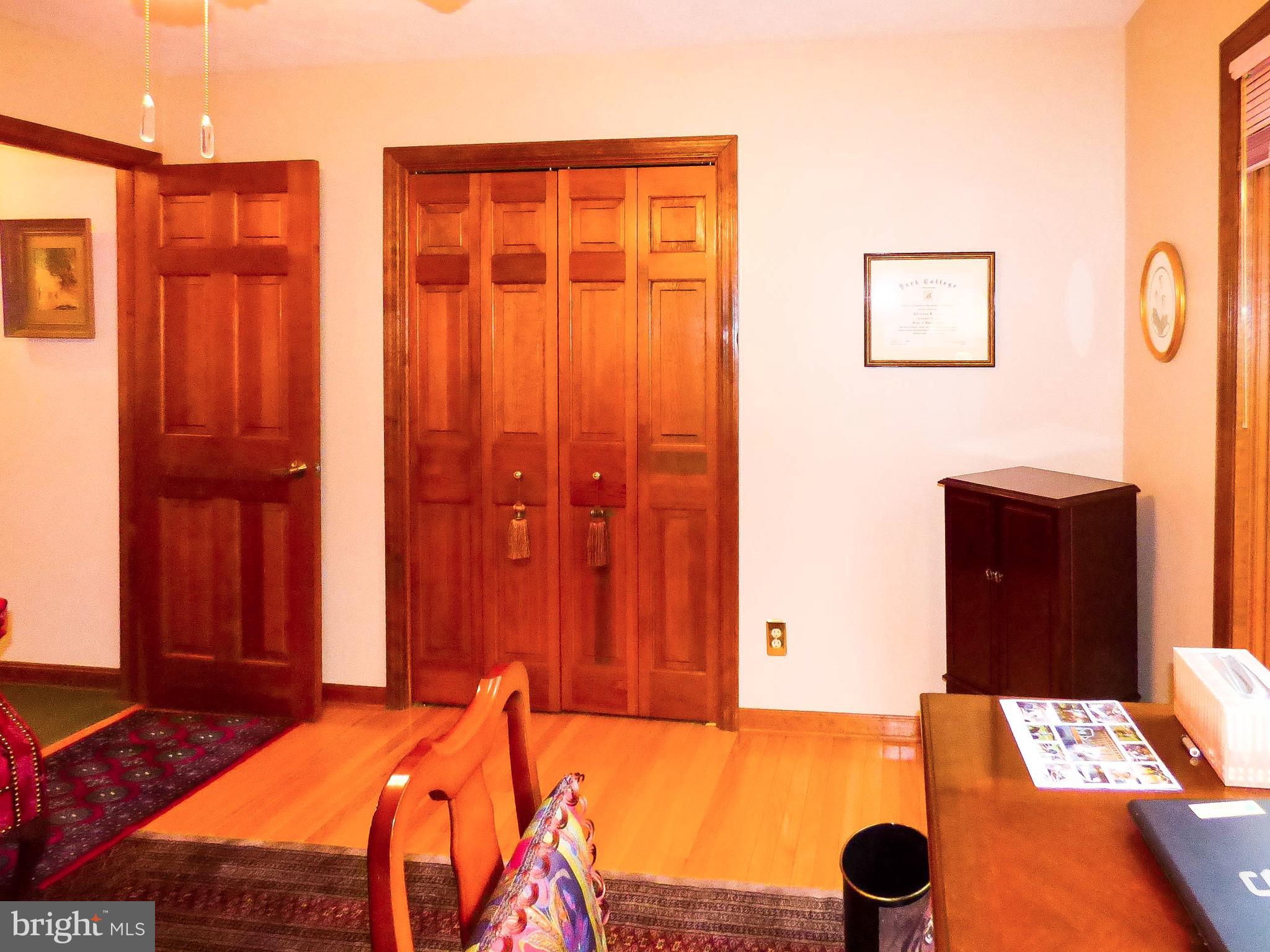 SPRINGETTS OAKS - Residential