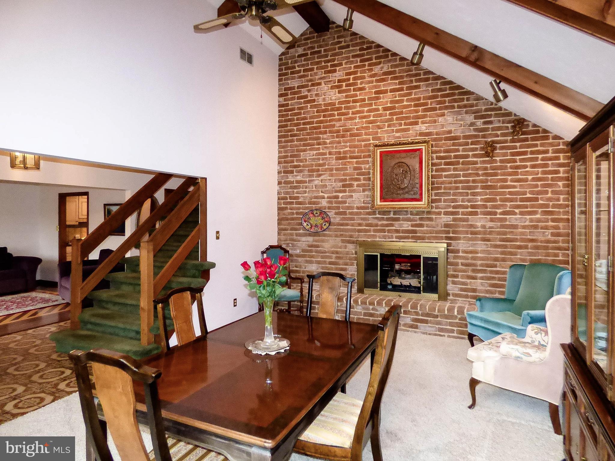 SPRINGETTS OAKS - Residential