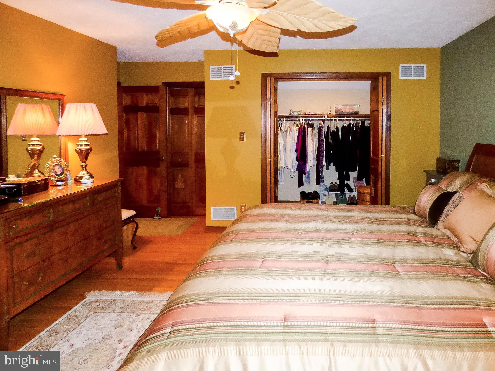 SPRINGETTS OAKS - Residential