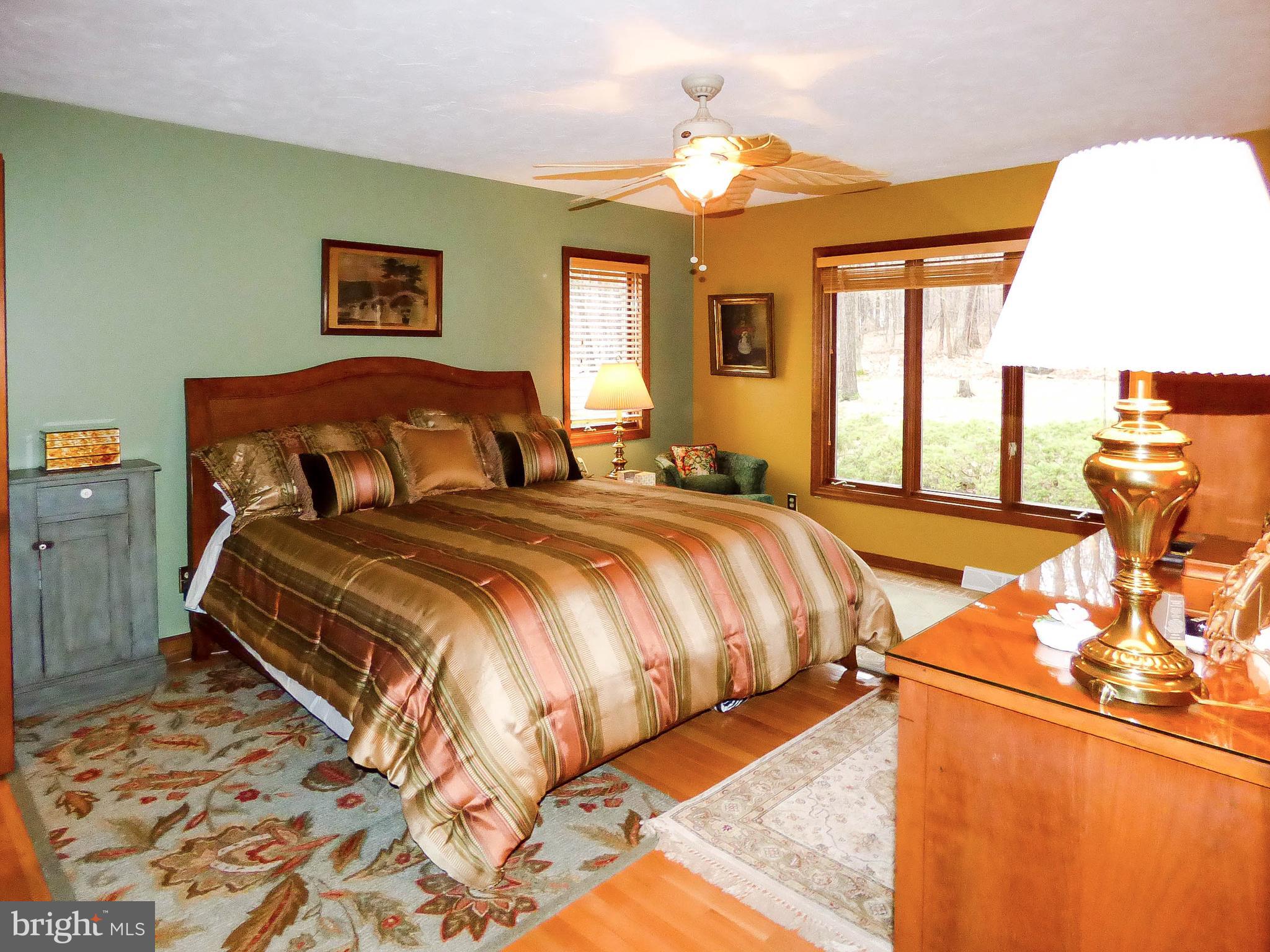 SPRINGETTS OAKS - Residential