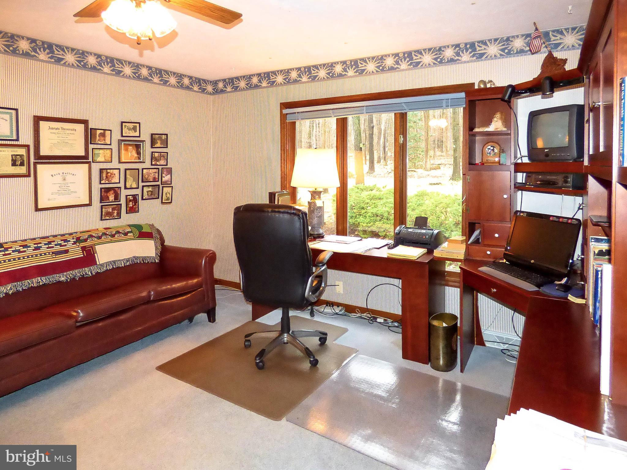 SPRINGETTS OAKS - Residential