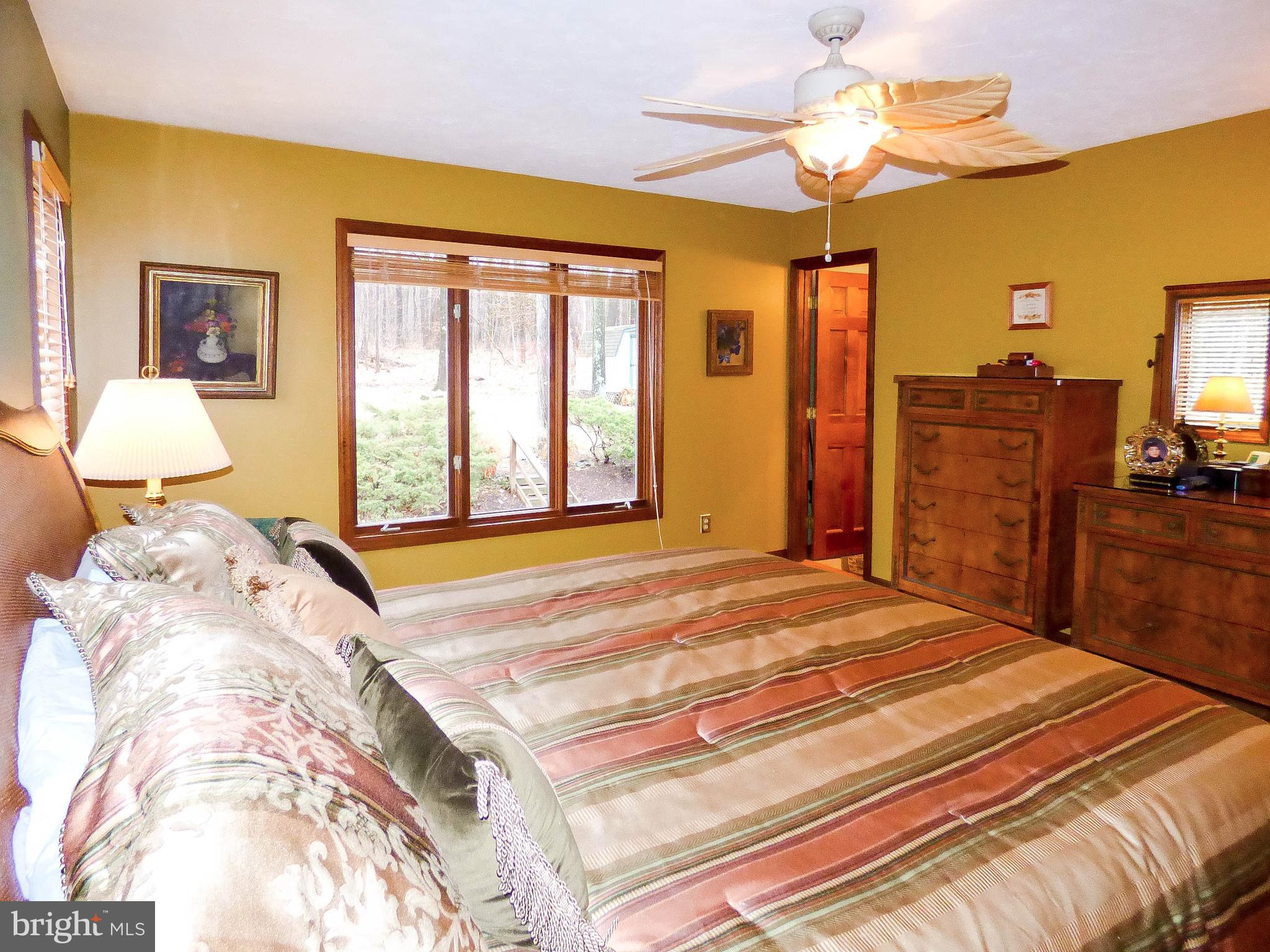 SPRINGETTS OAKS - Residential