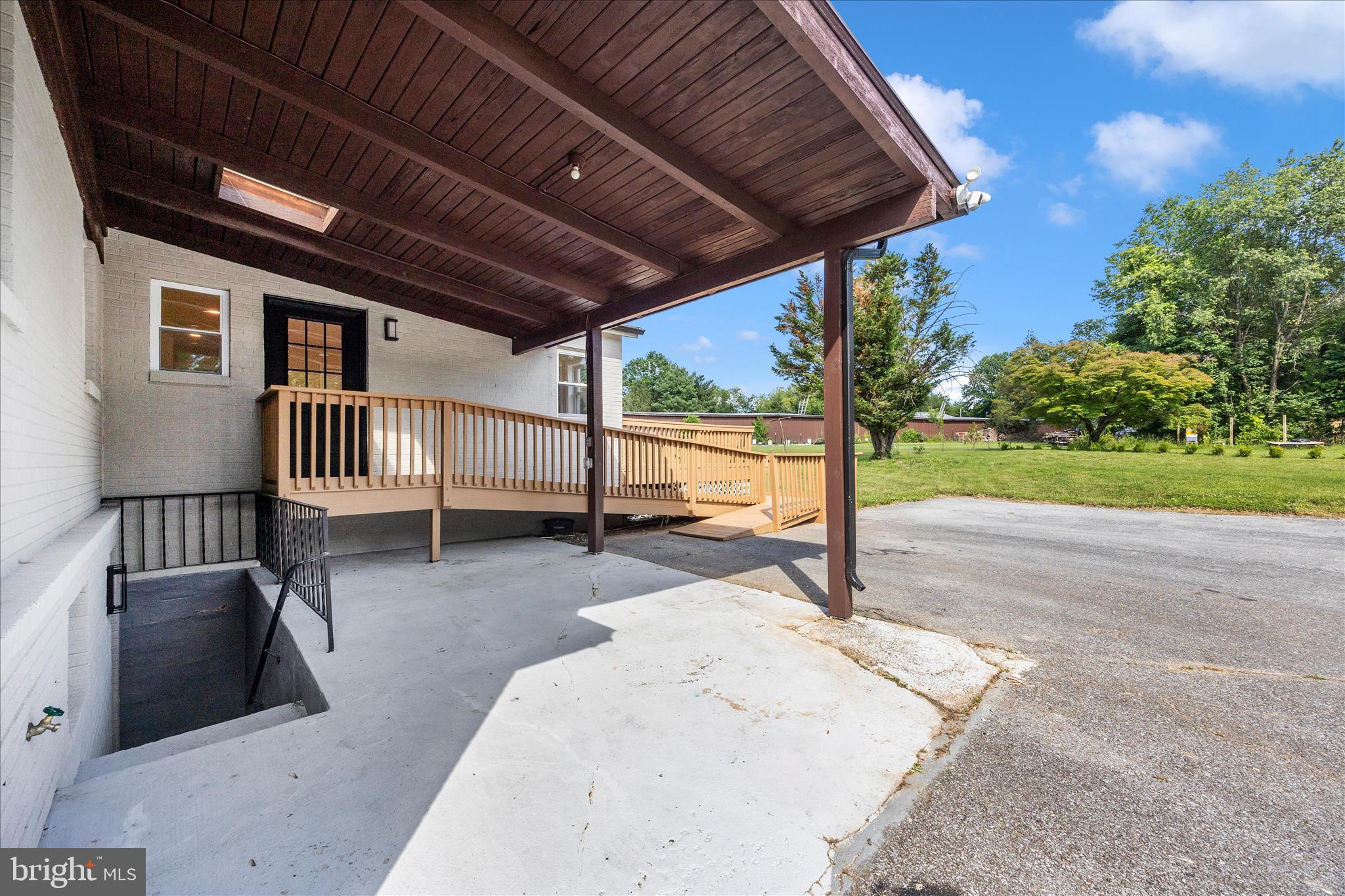 PT ROCKVILLE OUT RES. 3 - Residential
