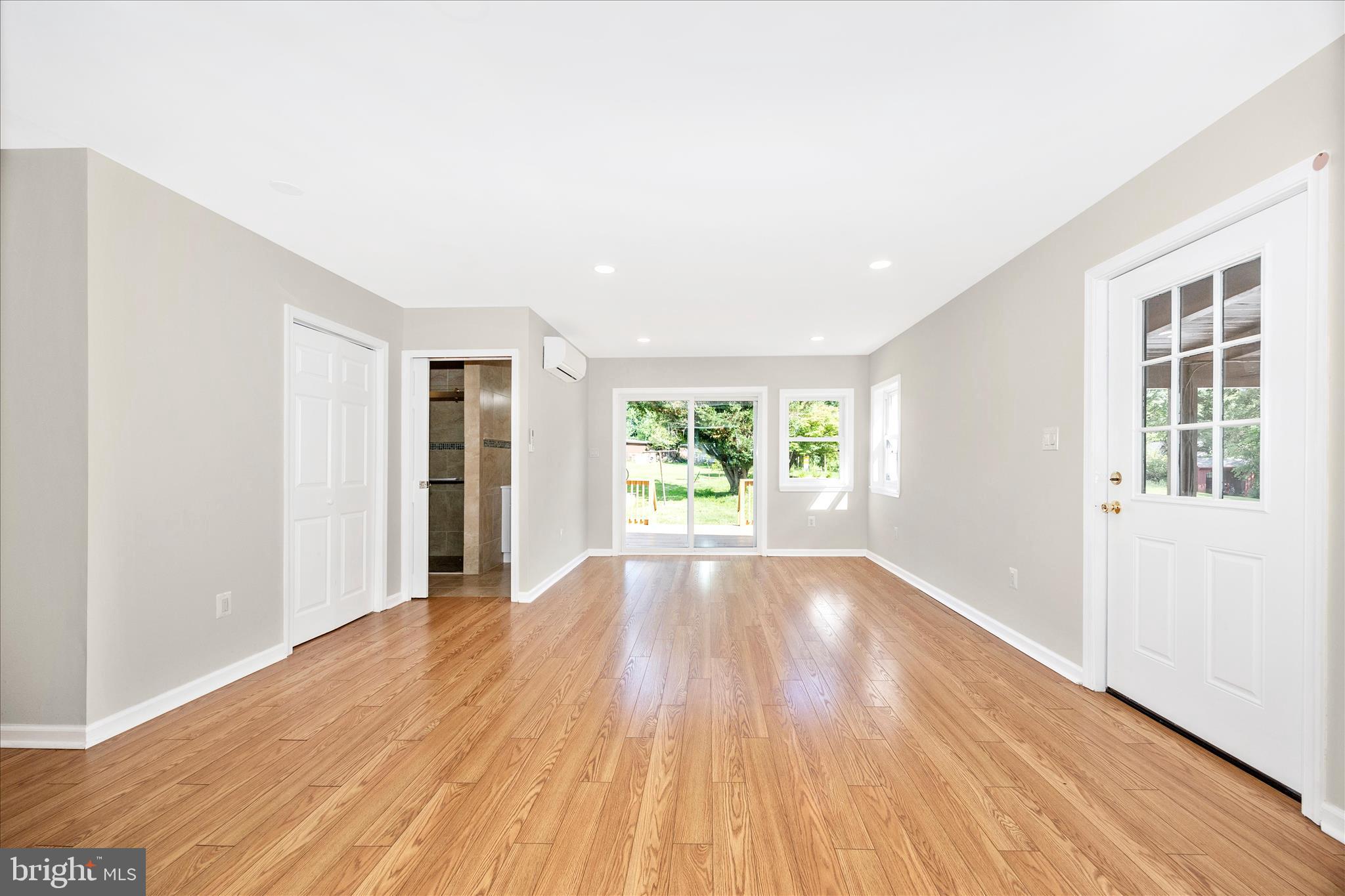 PT ROCKVILLE OUT RES. 3 - Residential