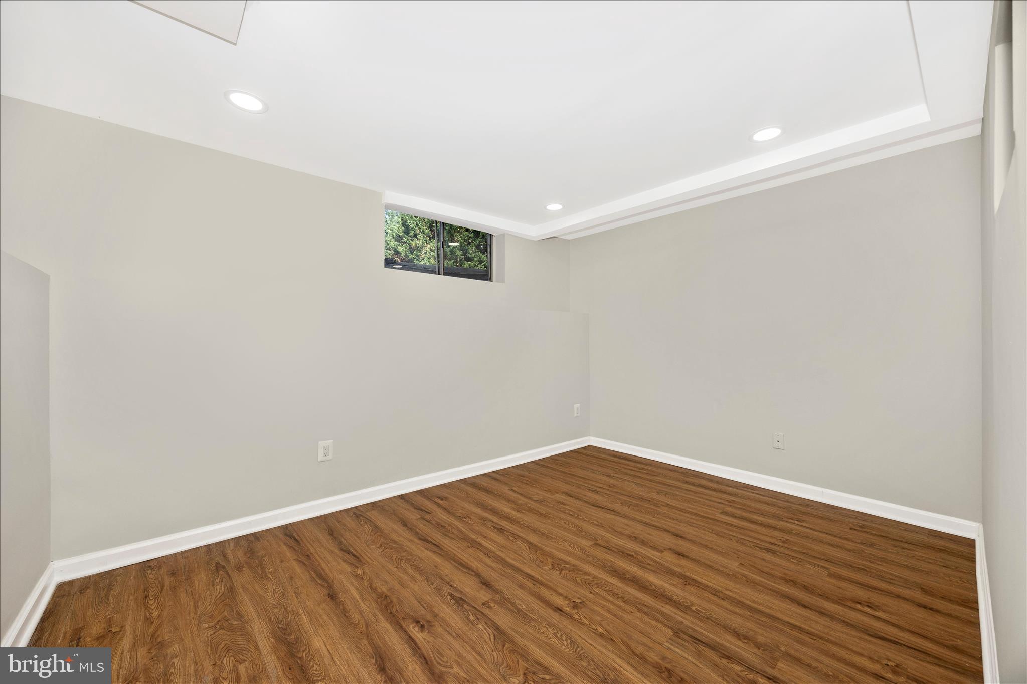 PT ROCKVILLE OUT RES. 3 - Residential