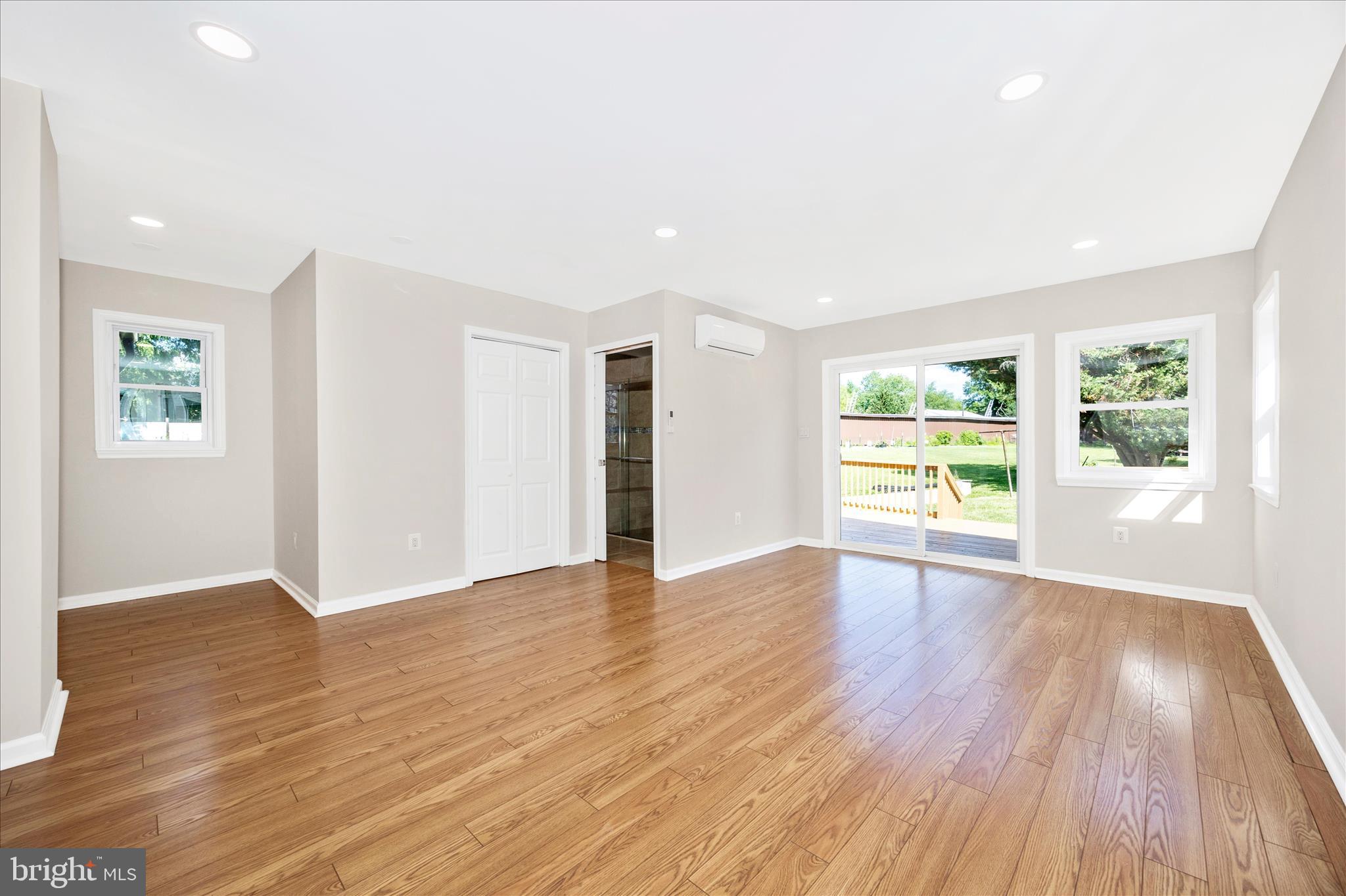 PT ROCKVILLE OUT RES. 3 - Residential