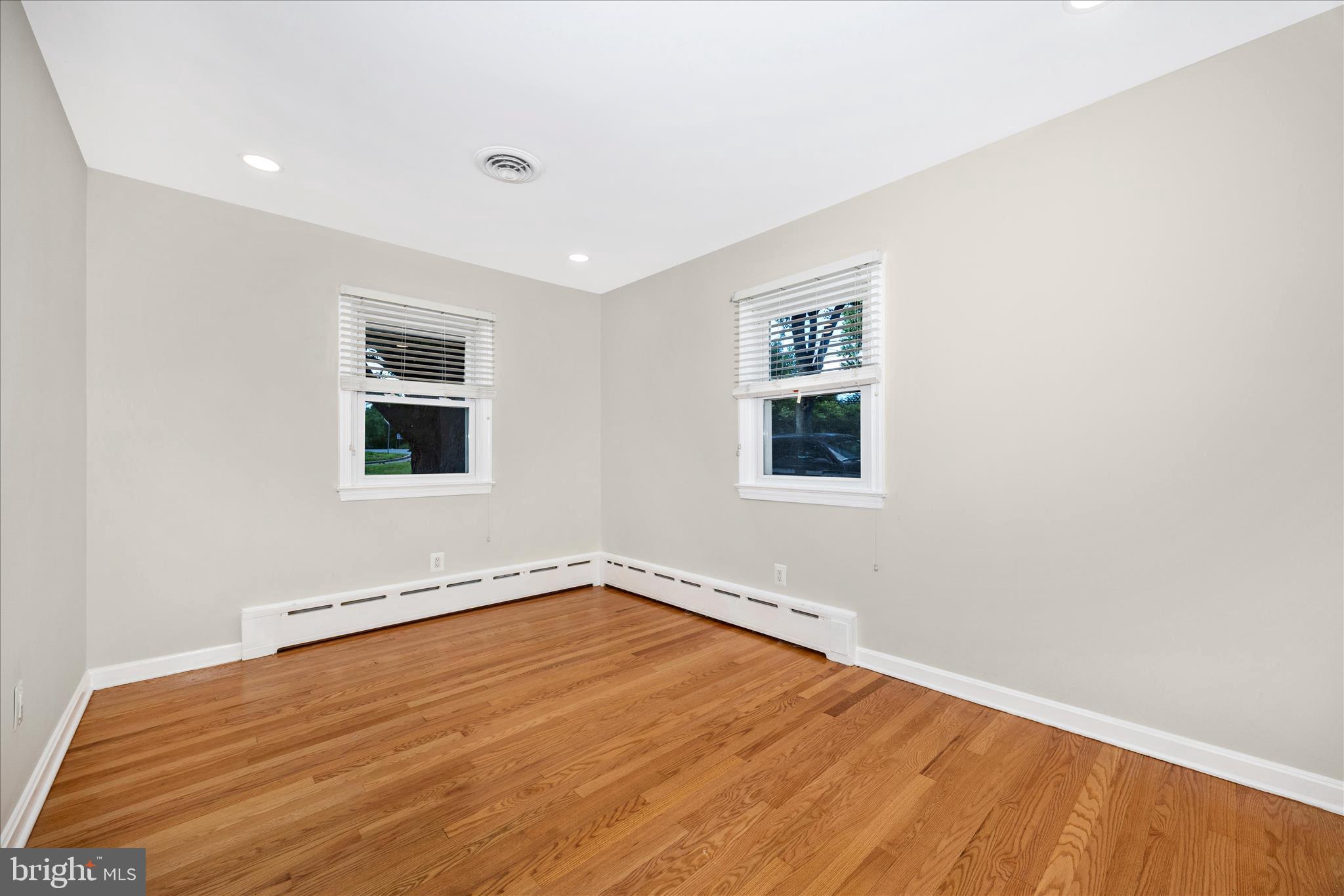 PT ROCKVILLE OUT RES. 3 - Residential