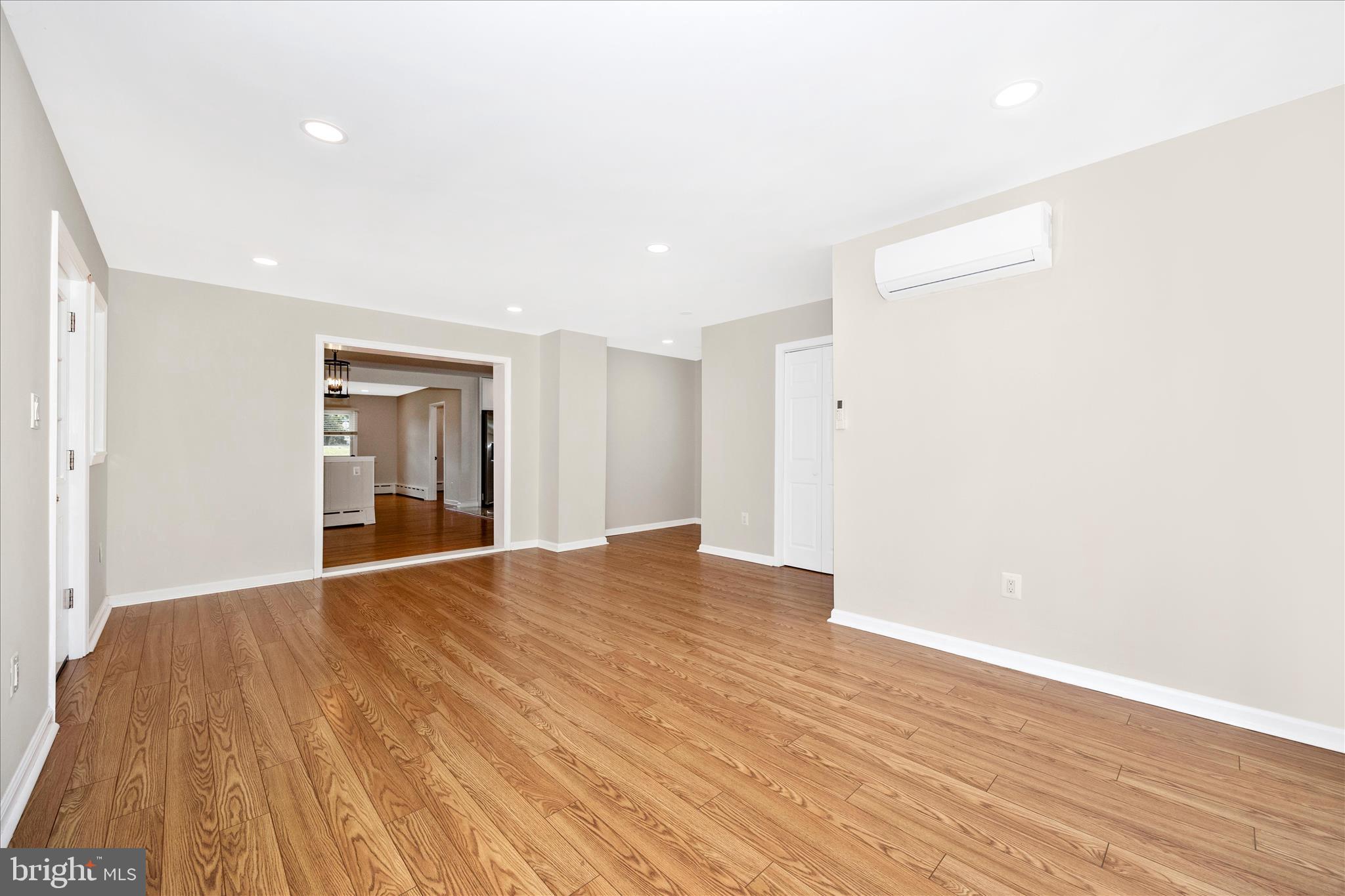 PT ROCKVILLE OUT RES. 3 - Residential