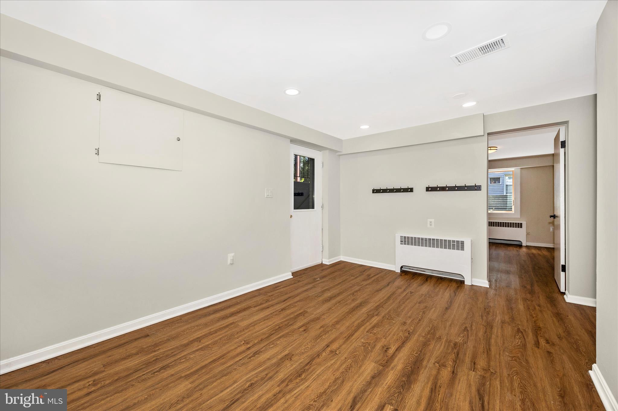 PT ROCKVILLE OUT RES. 3 - Residential