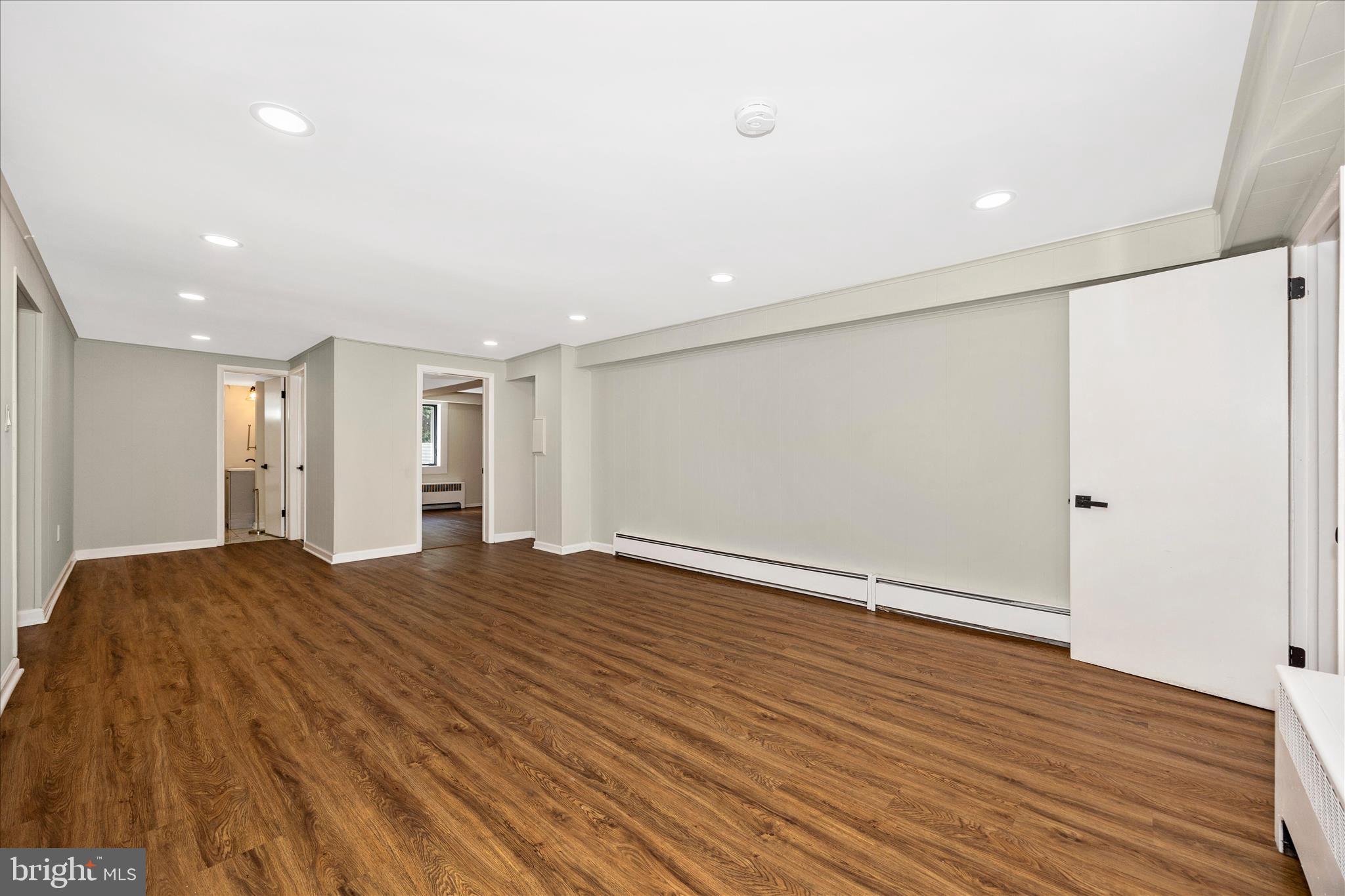 PT ROCKVILLE OUT RES. 3 - Residential
